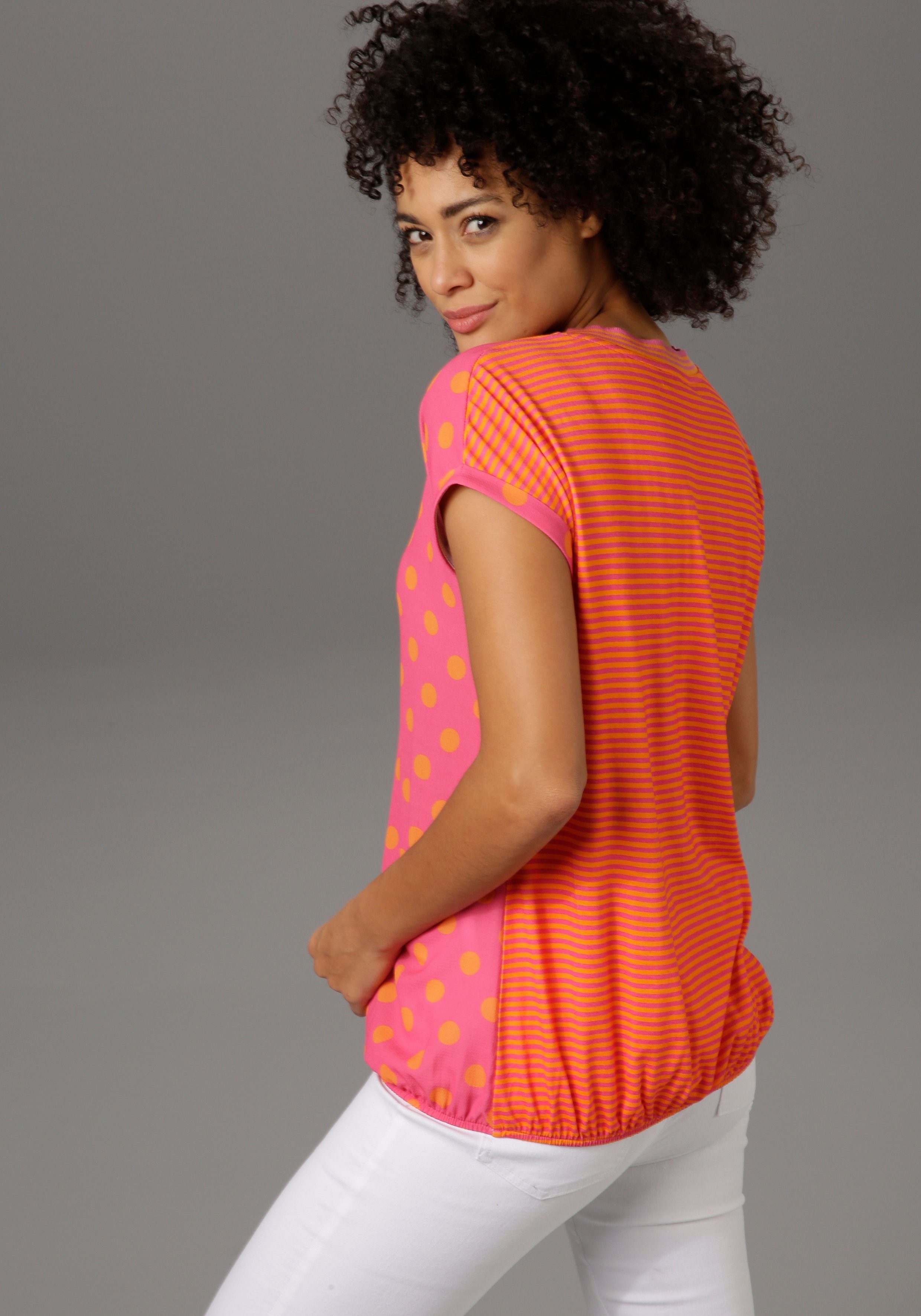 CASUAL T-Shirt im Material- Aniston Mustermix pink-orange und