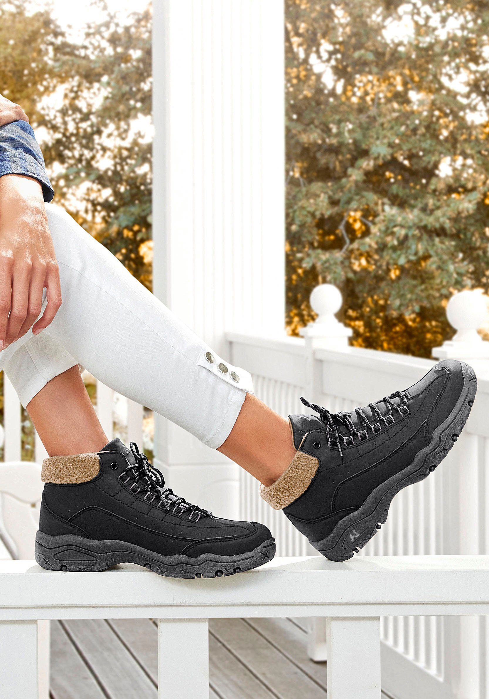 LASCANA Winterstiefelette Outdoor Boots, Ankle Sneaker mit robuster Sohle u günstig online kaufen