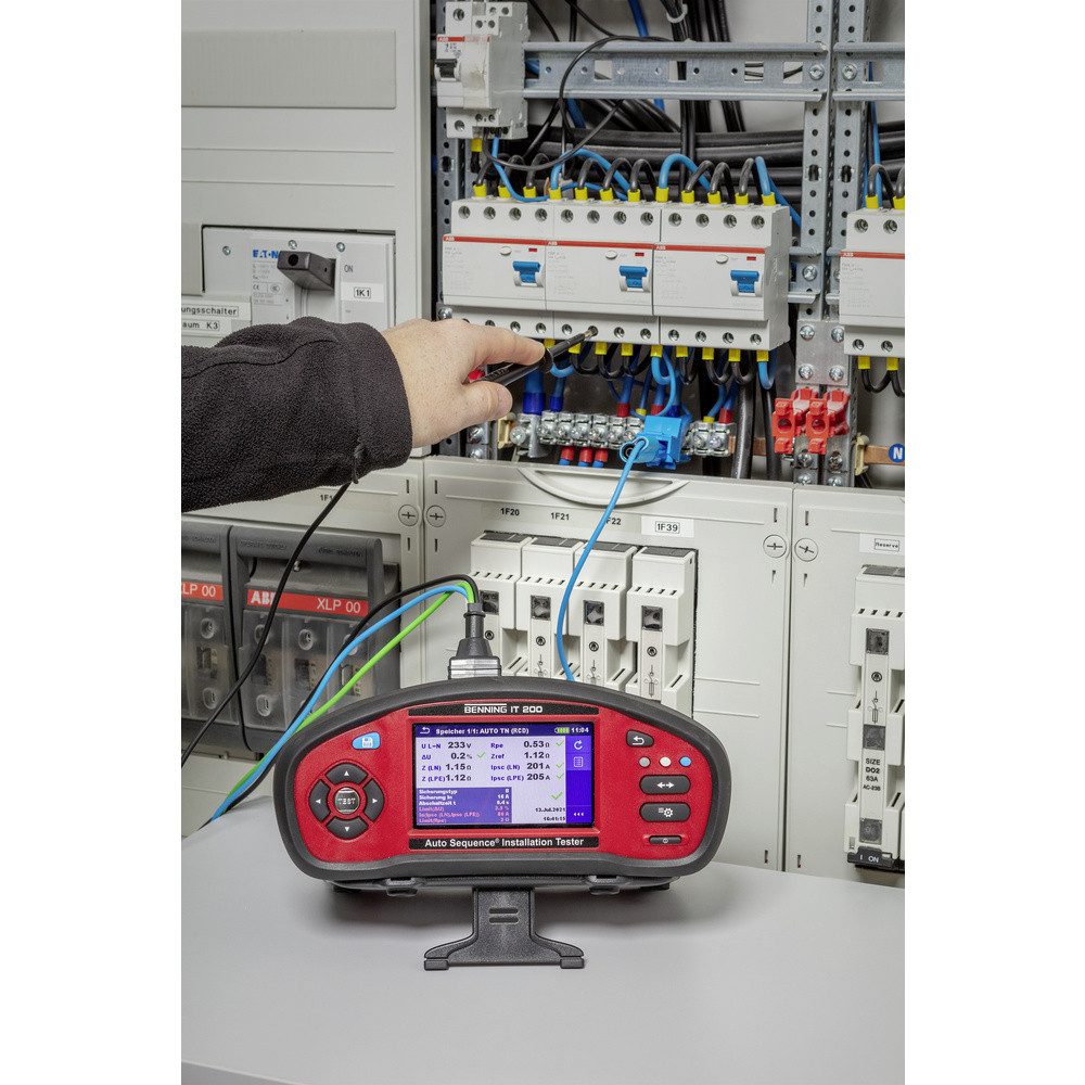 Benning Spannungsprüfer Benning IT 200 Installationstester VDE-Norm 0100-600, 0105-100, (IT 200)