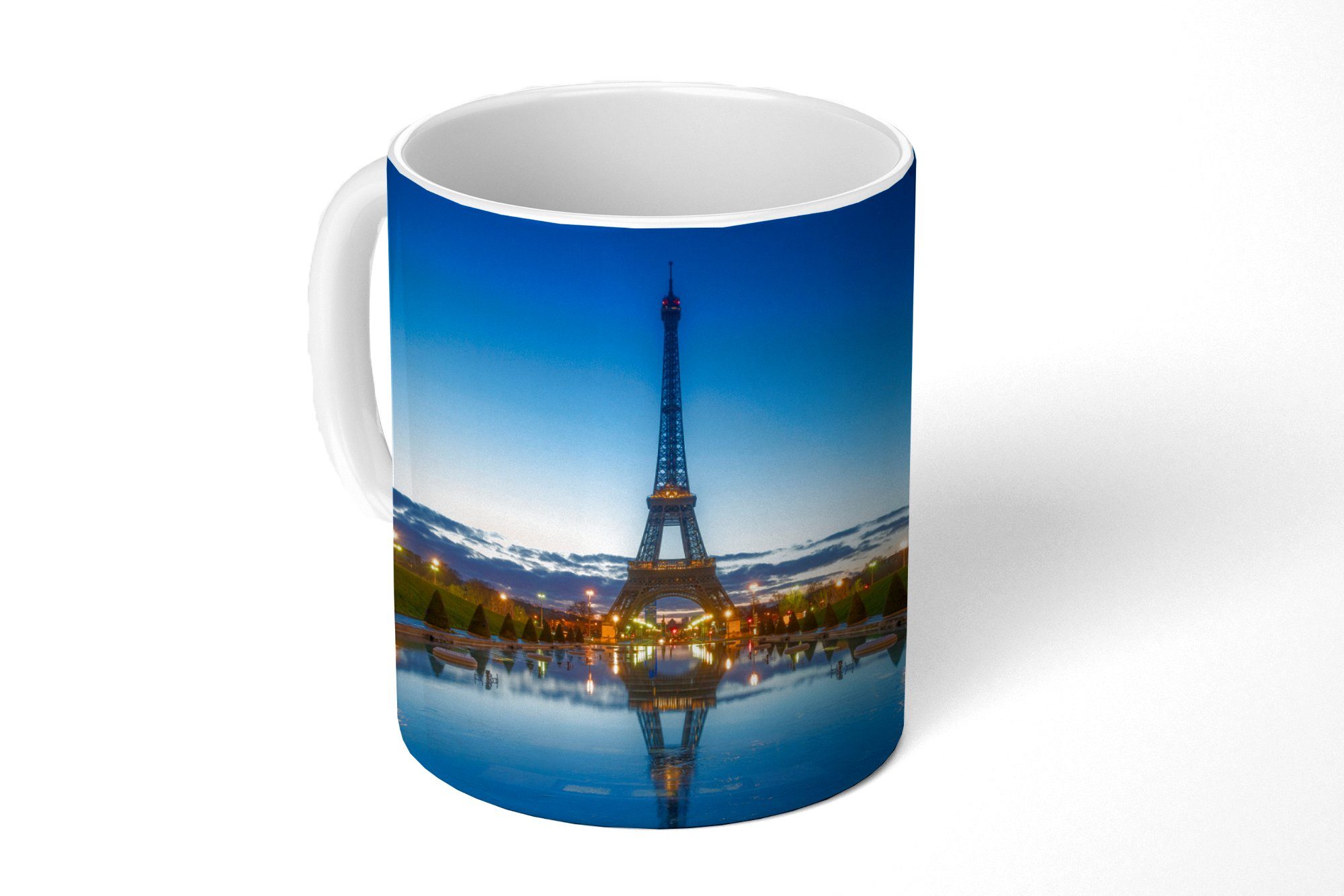 MuchoWow Tasse Der Eiffelturm am Abend bei sehr klarem Himmel in Paris, Keramik, Kaffeetassen, Teetasse, Becher, Teetasse, Geschenk