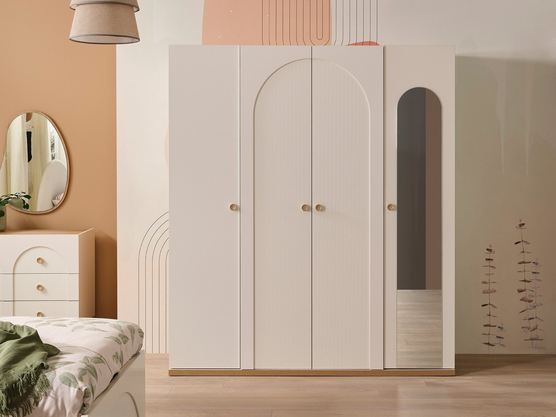 Möbel-Zeit Kleiderschrank LOUIS 4-türig – Cremeweiß – Inkl. Spiegel & 3 LED-Kleiderstangen