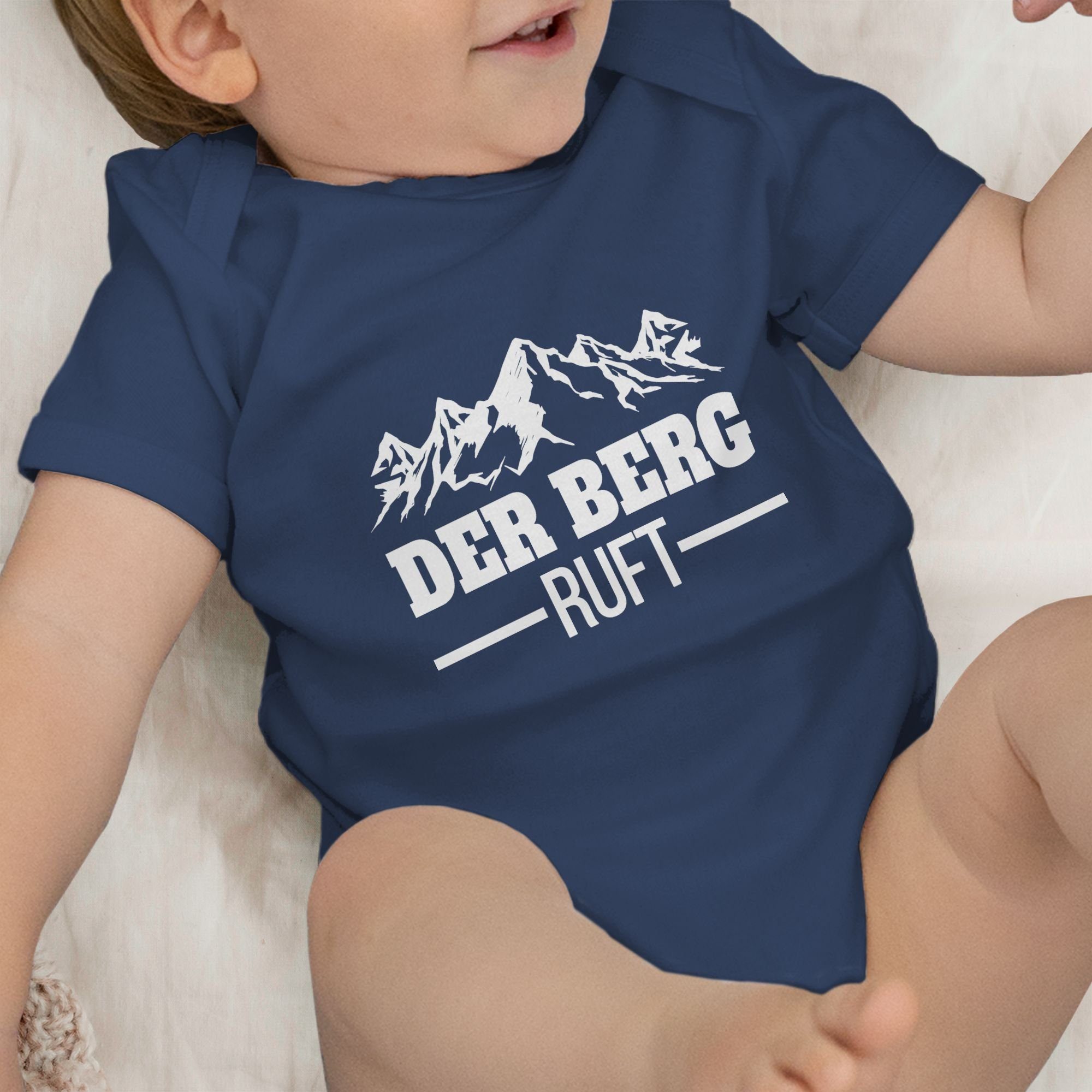 1 Der Shirtbody Berg Blau ruft Navy Bewegung Baby Shirtracer & Sport