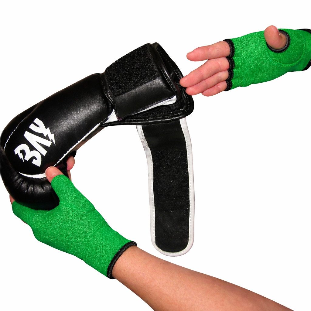 BAY-Sports Boxbandagen Innenhandschuhe Boxbandagen Handbandagen Boxen Kickboxen MMA grün (Paar), Halbfinger-Design zum schnellen Hineinschlüpfen - mehr Stabilität
