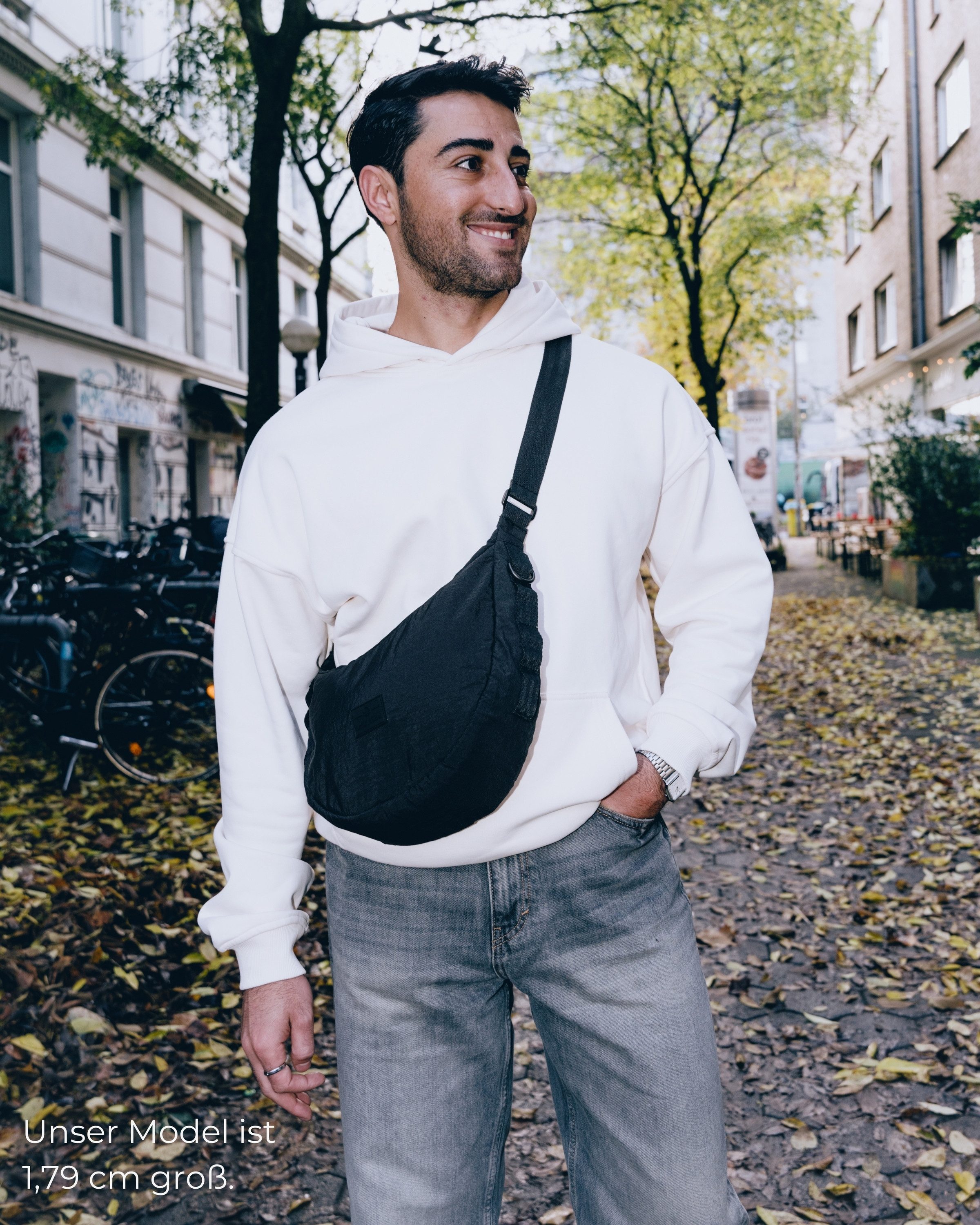 Johnny Urban Umhängetasche Kaia Medium Half Moon Bag im Puffer Design, Styl günstig online kaufen