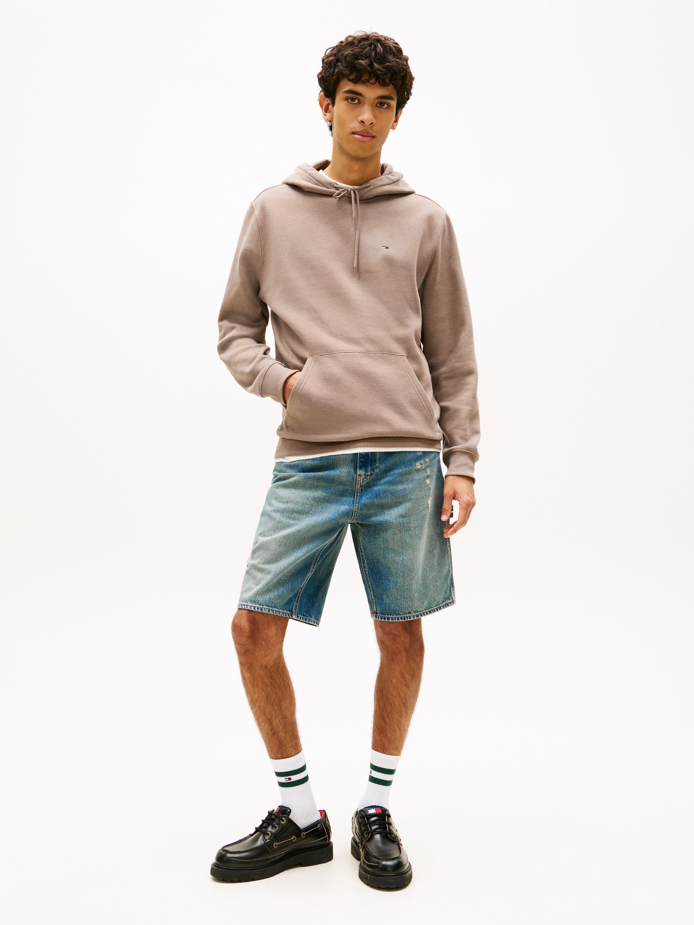Tommy Jeans Hoodie TJM REGULAR FLAG mit bestickten Markenlogo auf Brusthöhe