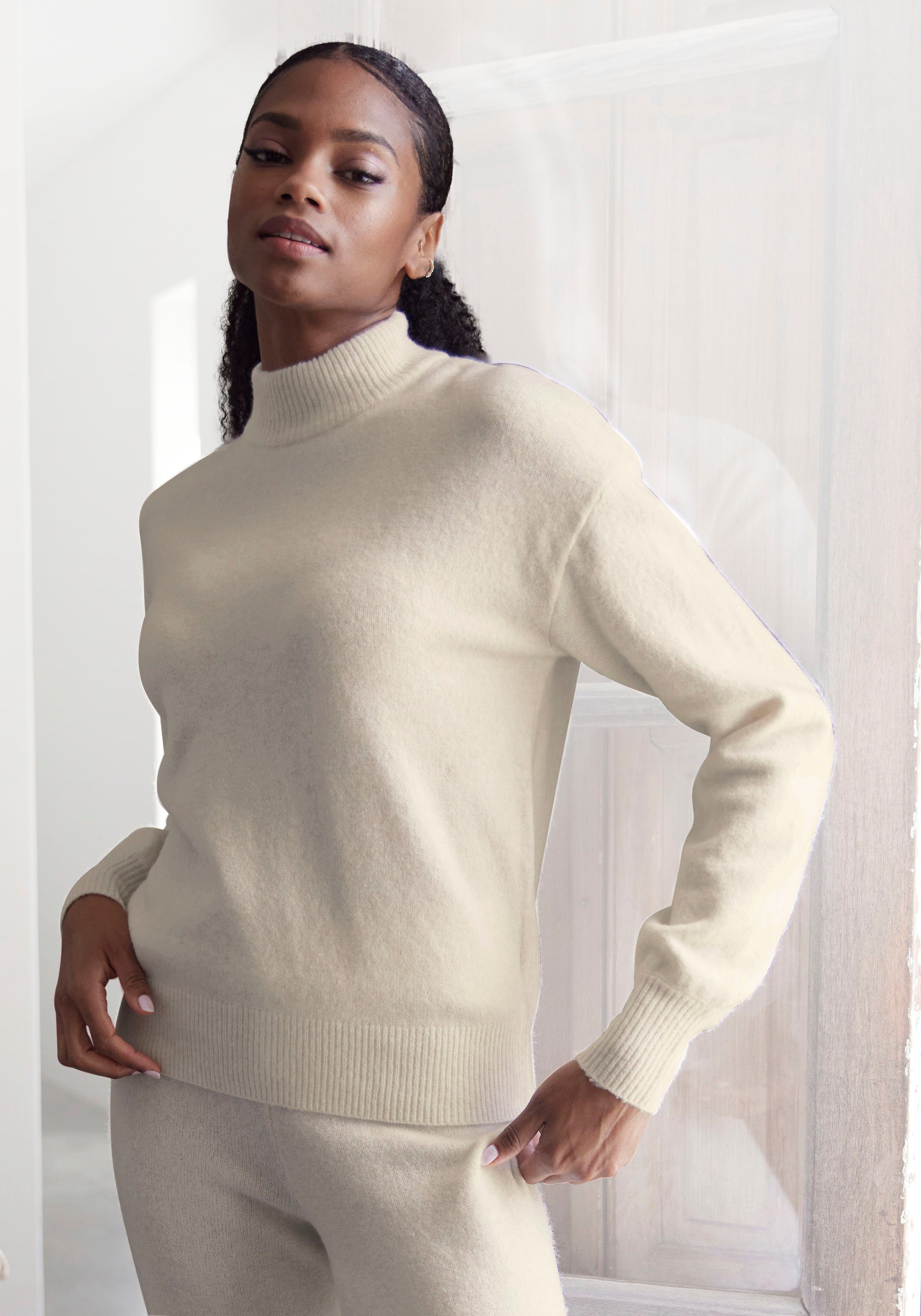 LASCANA Strickpullover -Loungepullover mit Stehkragen und Rippbündchen, Loungewear