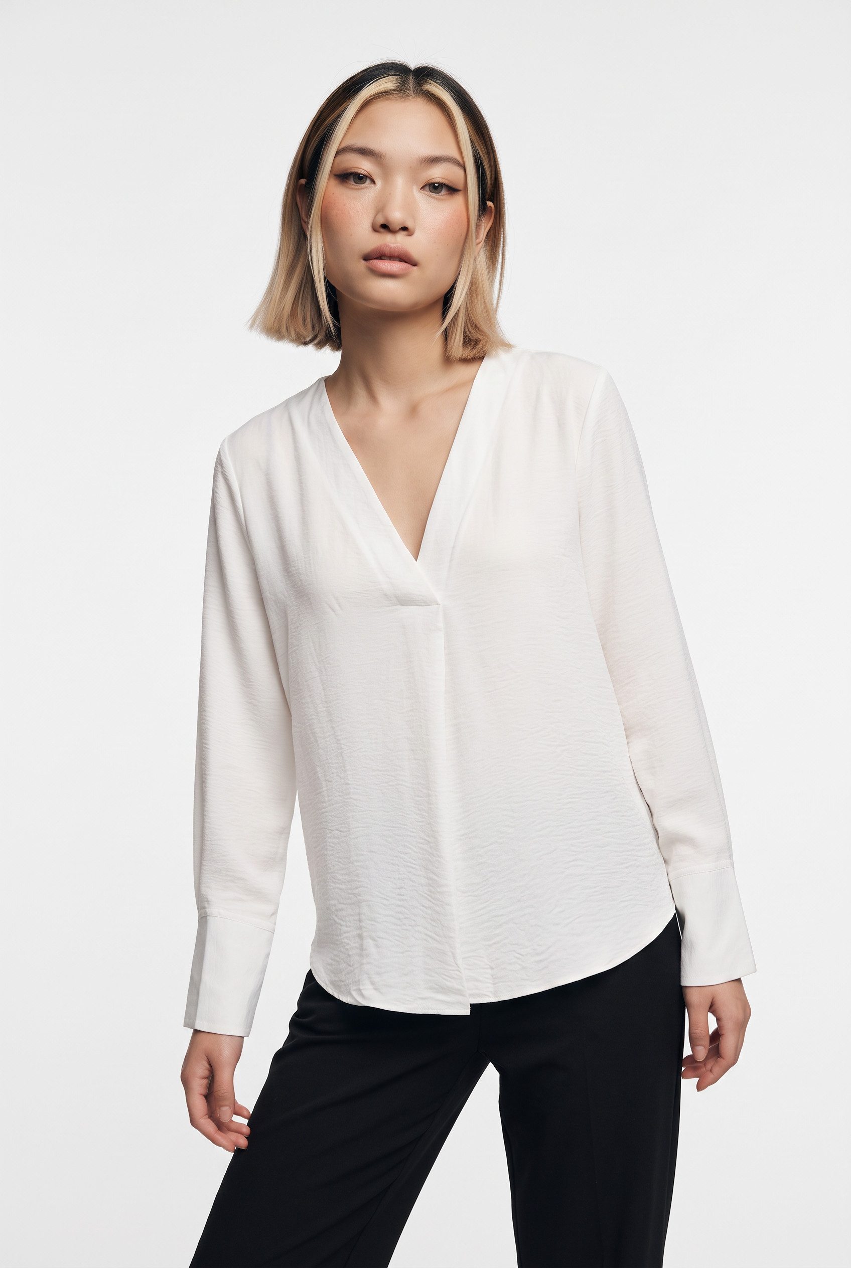 JDY Langarmbluse JDYLION L/S V-NECK TOP WVN Polyester, regular fit