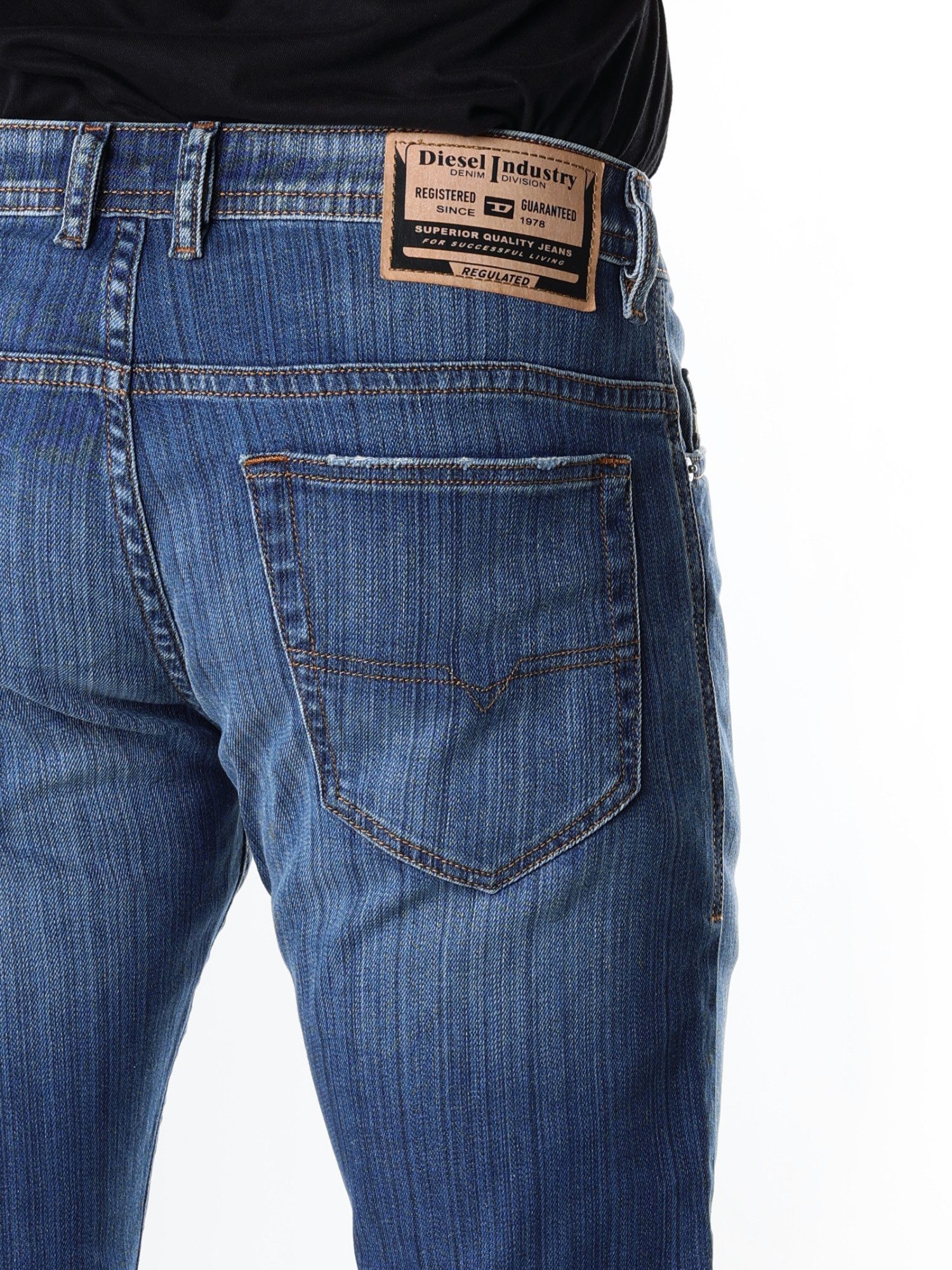 Diesel Slim-fit-Jeans niedrige Leibhöhe - THOMMER-R - Länge:32 Leicht bis mittelschwerer Denim, mittlerer Stretch – Bild 4 von 4