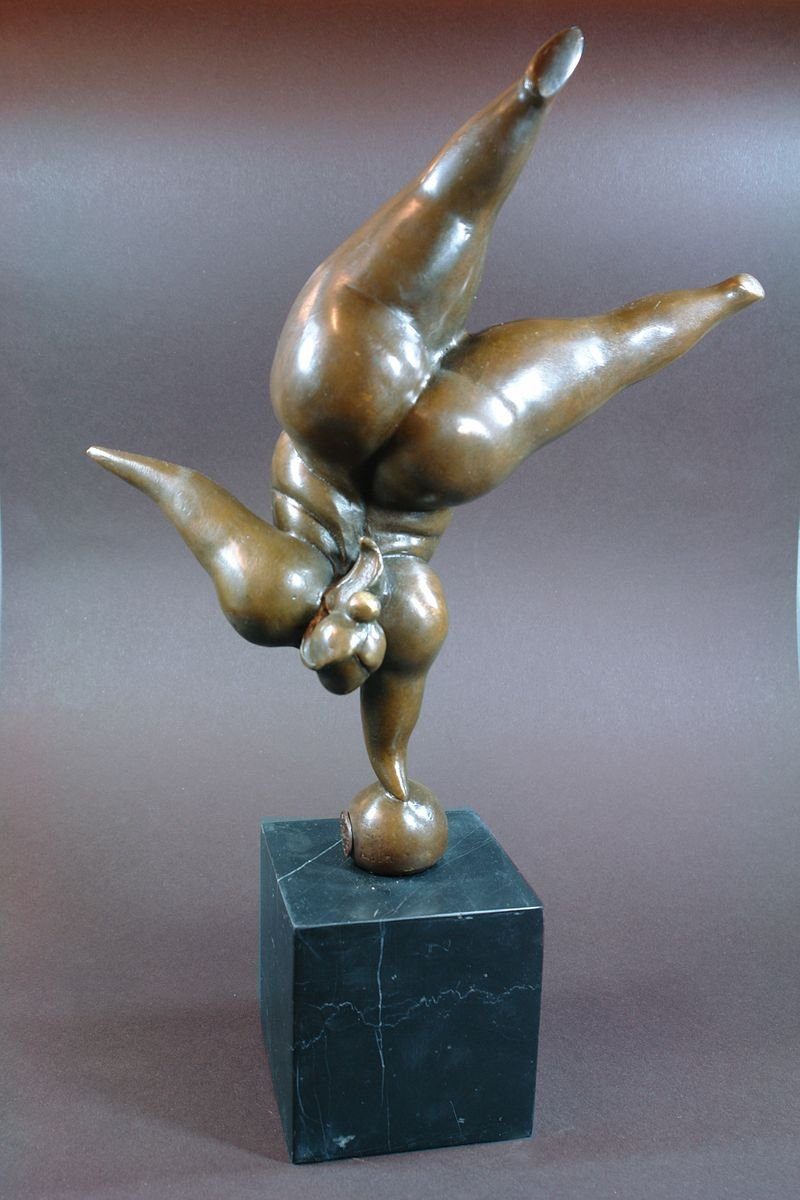 auf mollige Dekoobjekt Figur erotisch Frau Marmorsockel Bronze AFG