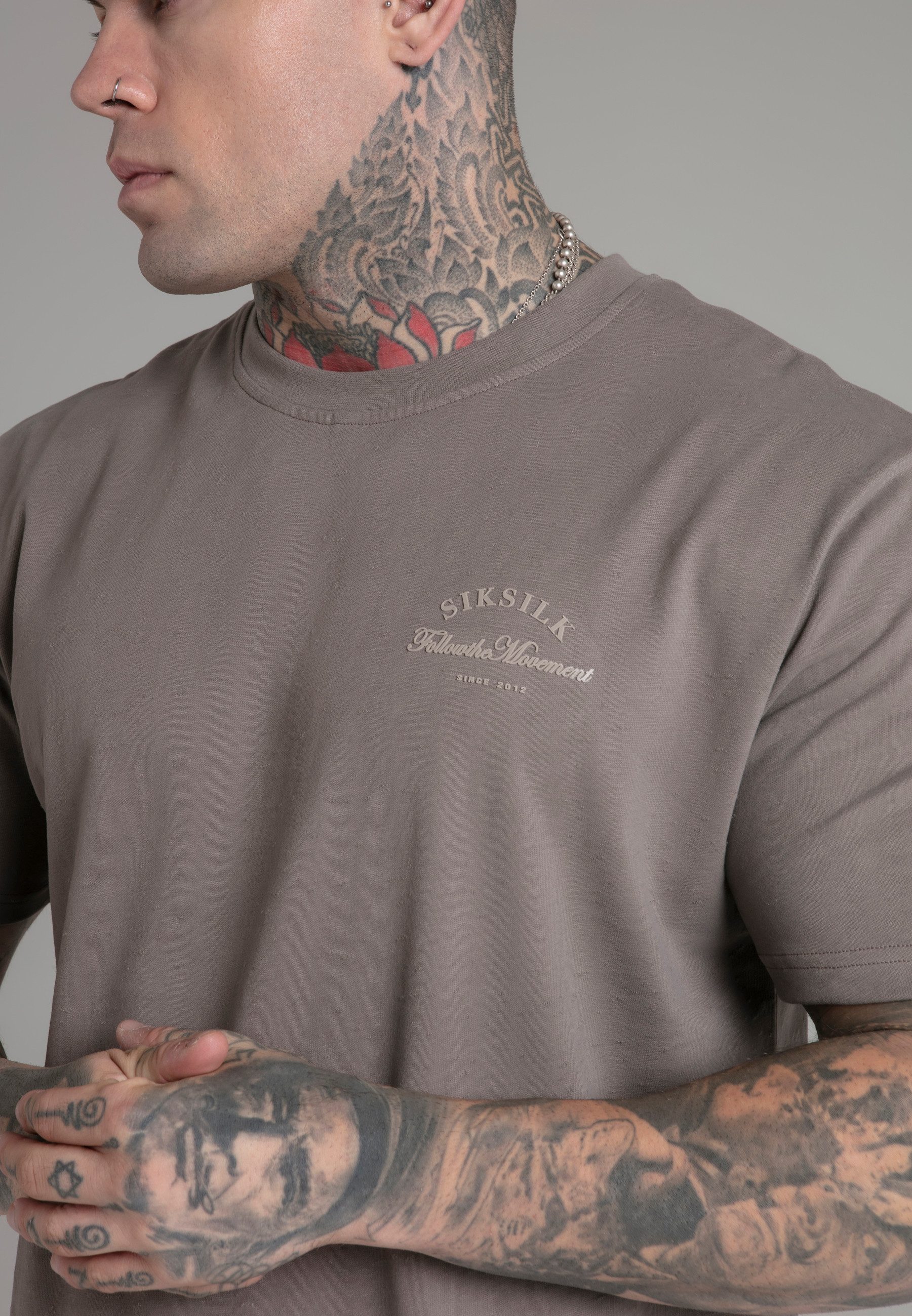 Siksilk T-Shirt SikSilk Herren Braunes Relaxed Fit T-Shirt