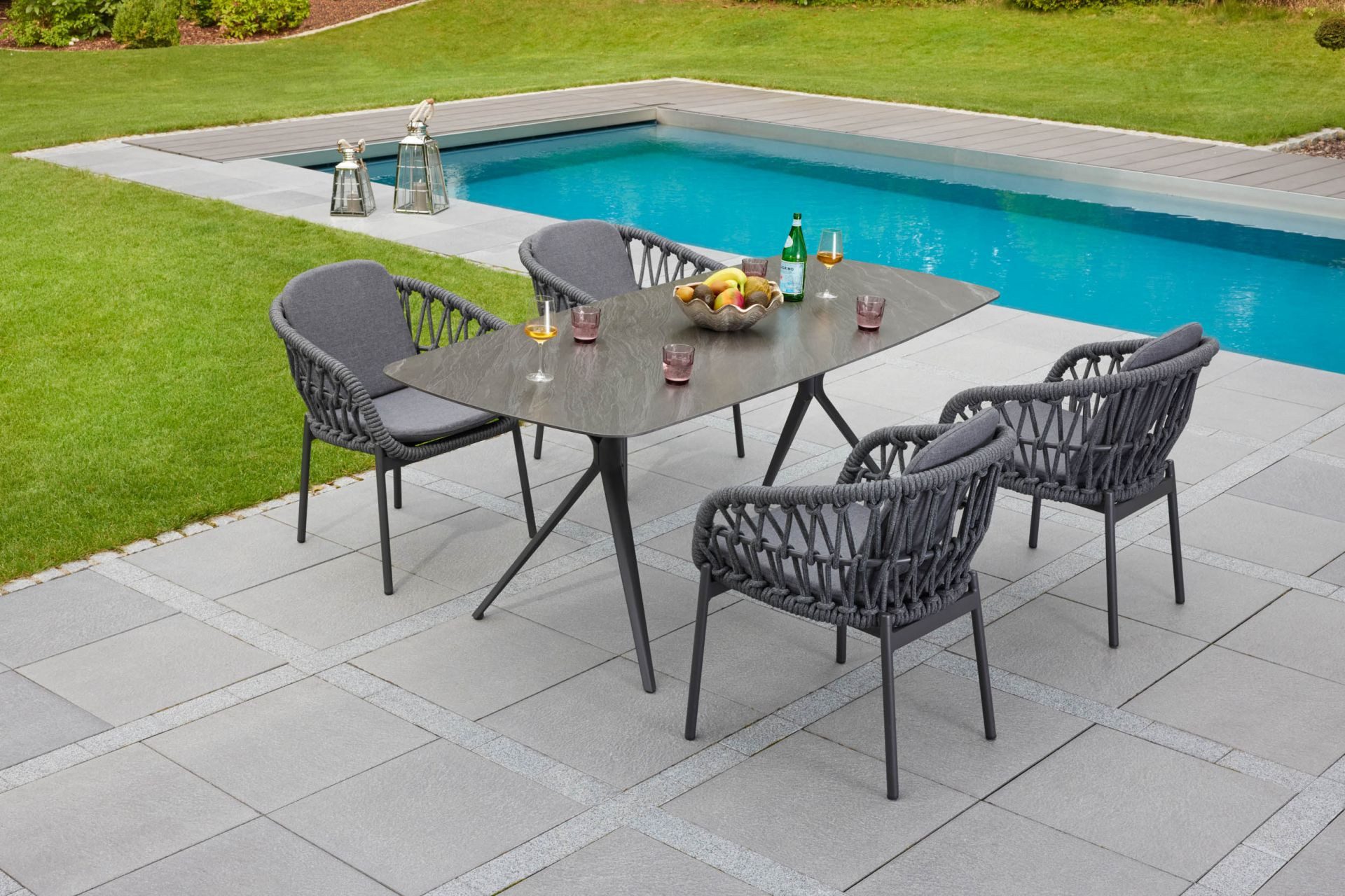 dasmöbelwerk Gartenstuhl Gartenstuhl Armlehnenstuhl Balu mit Sitz-und Rückenkissen anthrazit