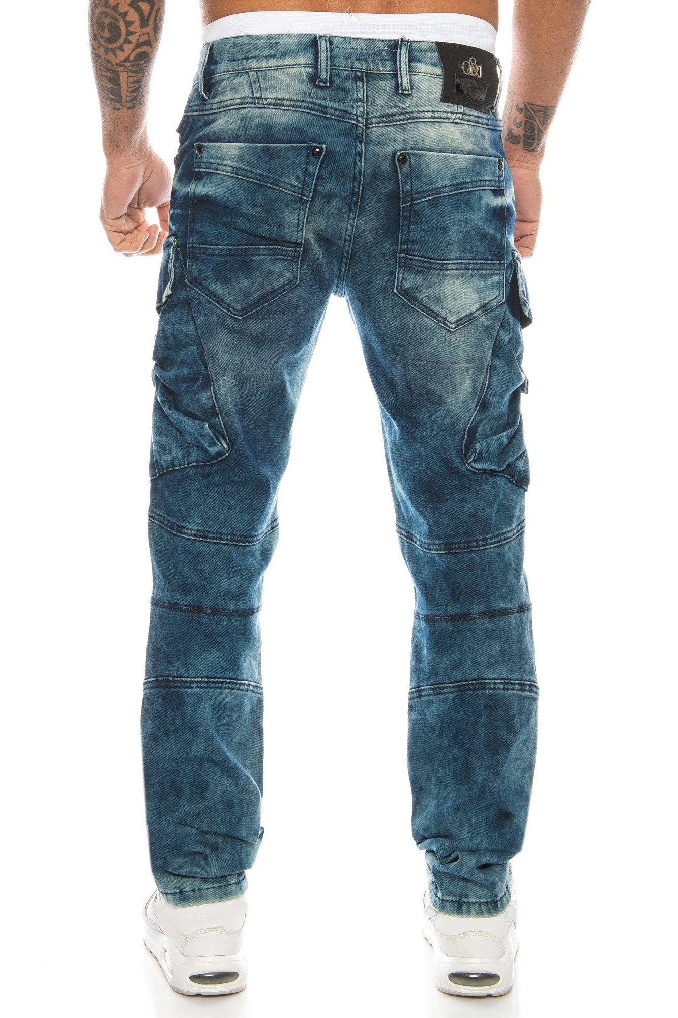 Cipo & Baxx Regular-fit-Jeans Herren Jeans Hose mit aufwendigen Details im Cargo Style Aufwendiges Design mit Nahtverzierungen und vielen Details