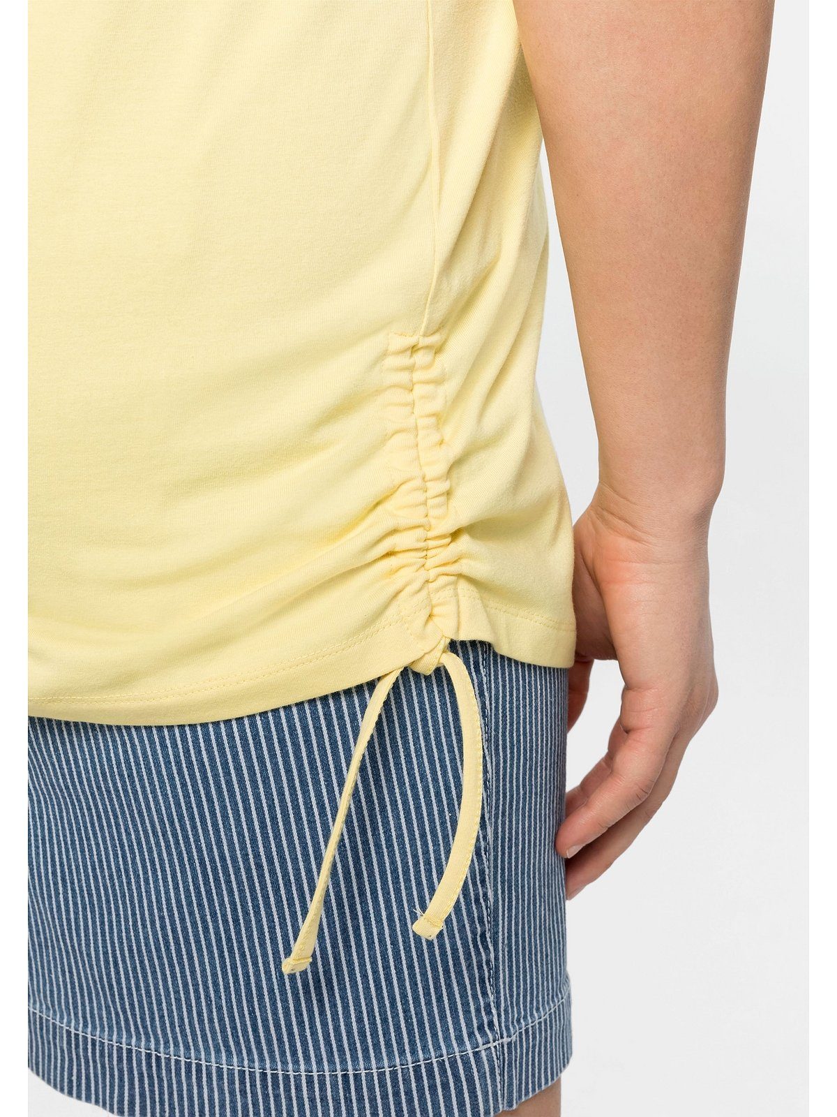 Sheego T-Shirt Größen seitlicher mit Große hellgelb und Raffung Bindeband