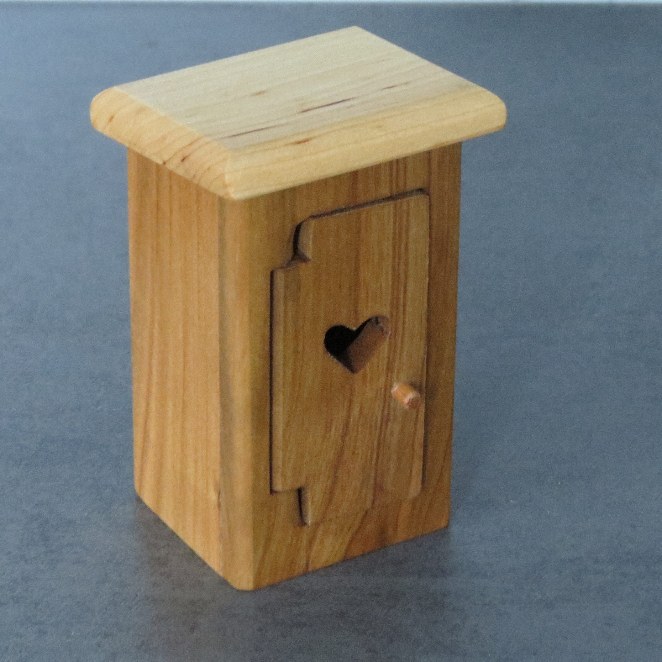 Holzprodukte Puppen Toilette Plumsklo WC Toilette Toilettenhaus Modell HANDARBEIT Holz Neu