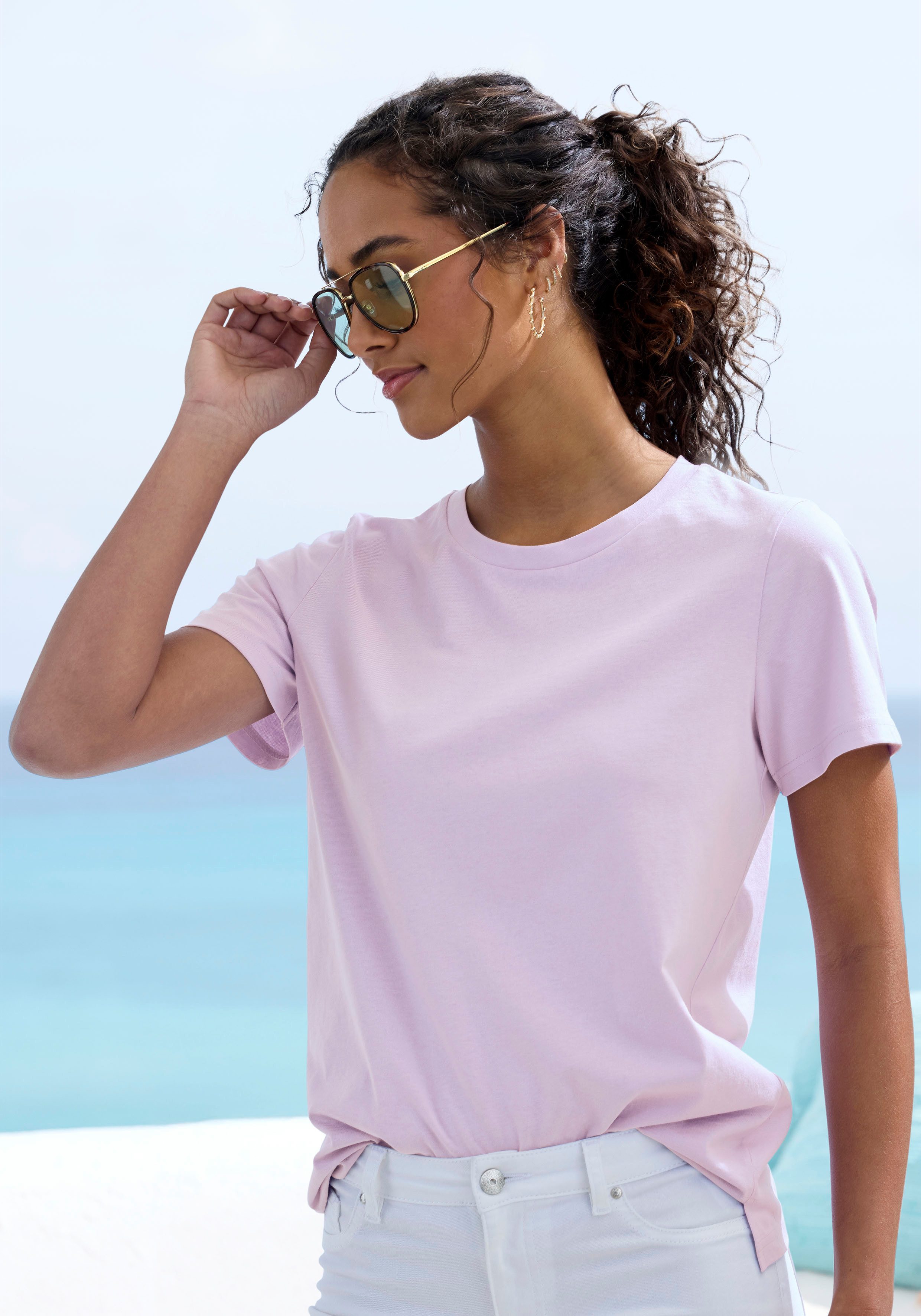 Beachtime by Lascana T-Shirt mit modischem Schlitz am Saum aus luftiger Baumwoll-Qualität