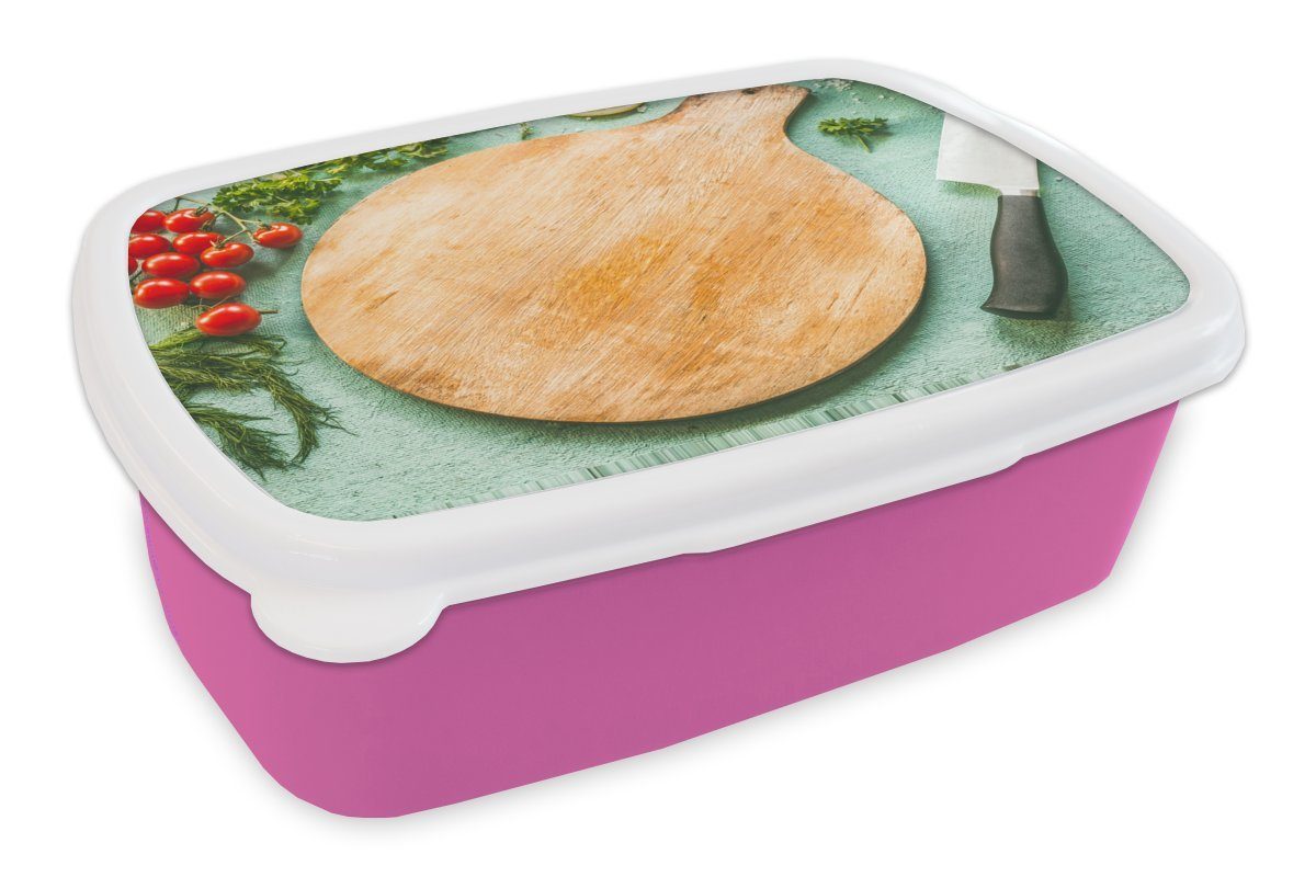MuchoWow Lunchbox Ein rundes Schneidebrett mit allerlei Gemüse drum herum, Kunststoff, (2-tlg), Brotbox für Erwachsene, Brotdose Kinder, Snackbox, Mädchen, Kunststoff rosa
