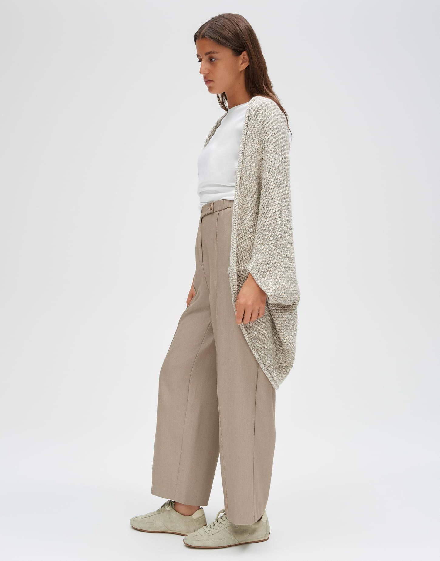 OPUS Cape Amaryllis waffle aus pflegeleichtem Material Die Capeform bringt Struktur und Leichtigkeit in Layerings – Bild 5 von 5