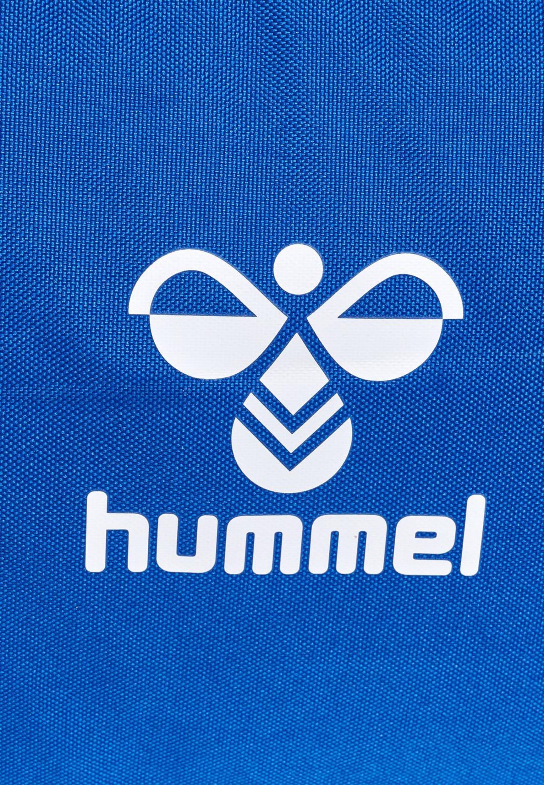 hummel Sporttasche Sporttasche mit Schultergurt und stabilem Boden (sportlich), hmlCORE 2.0 SPORTS BAG