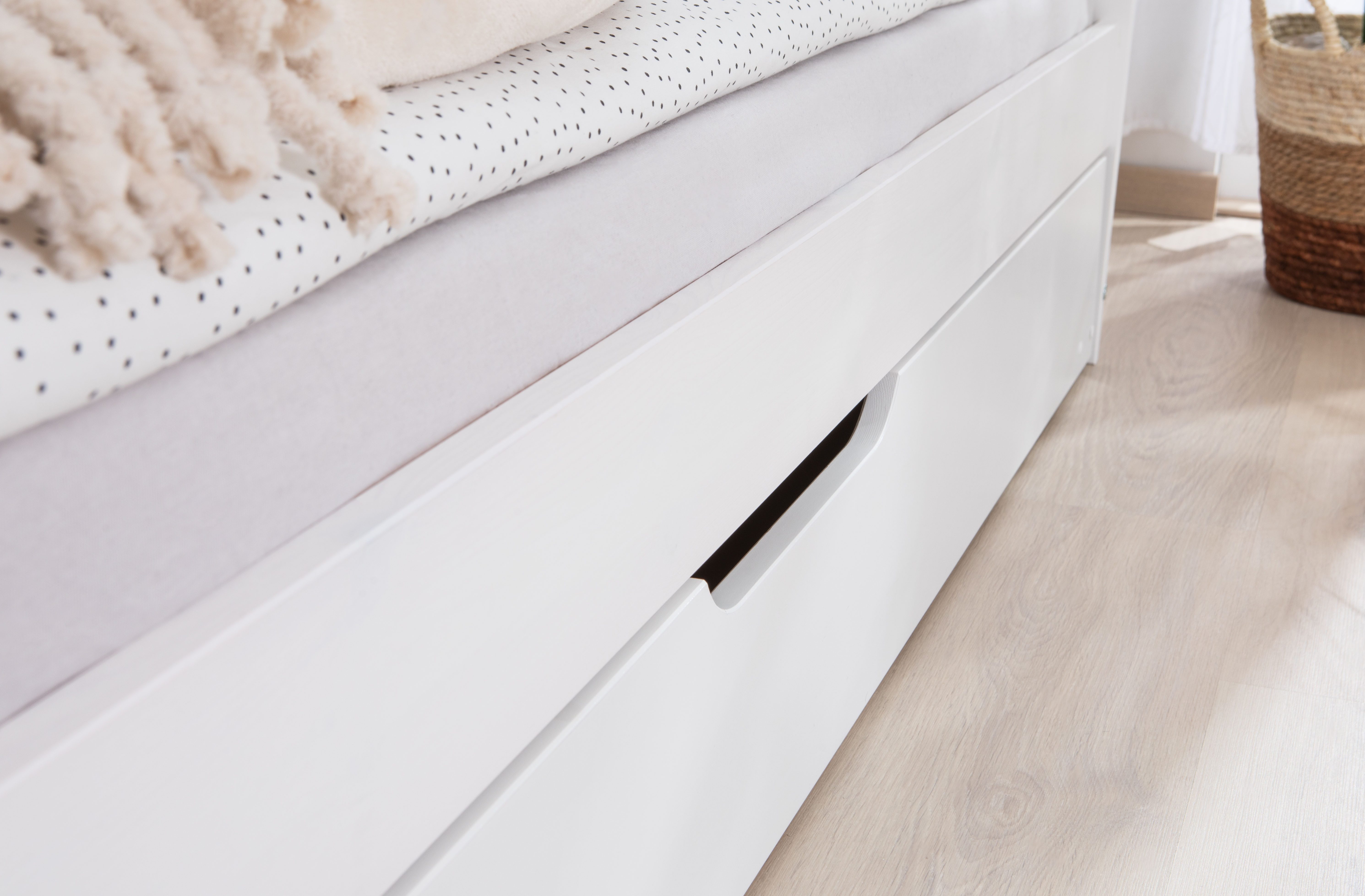 Ticaa Funktionsbett Melinda, Daybett, Jugendbett, 2 Schlafplätze, Schublade auf Rollen, FSC®-zertifizierte Kiefer, 2 Rollroste, Massivholz – Bild 4 von 5