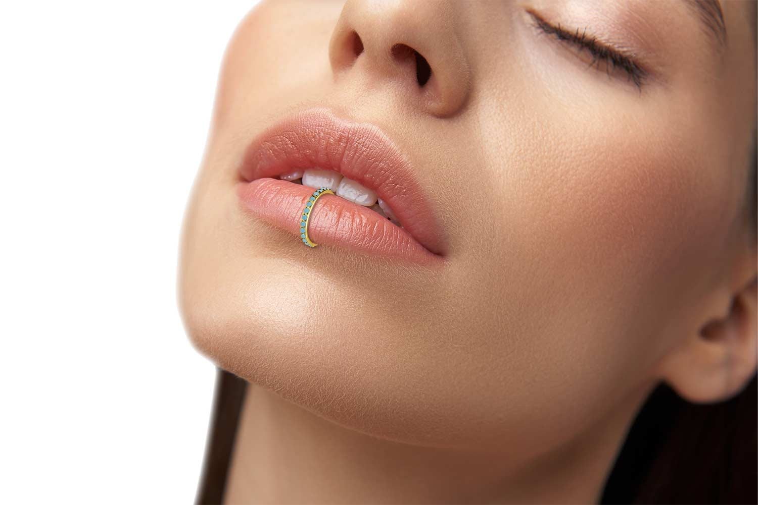 PIERCINGLINE Nasenpiercing Titan Segmentring Clicker EINGEFASSTE SYNTHETISCHE TÜRKISE Ohrpiercing (Clicker, 1-tlg), Ohrpiercing für Conch, Helix, Tragus, Daith, Lobe