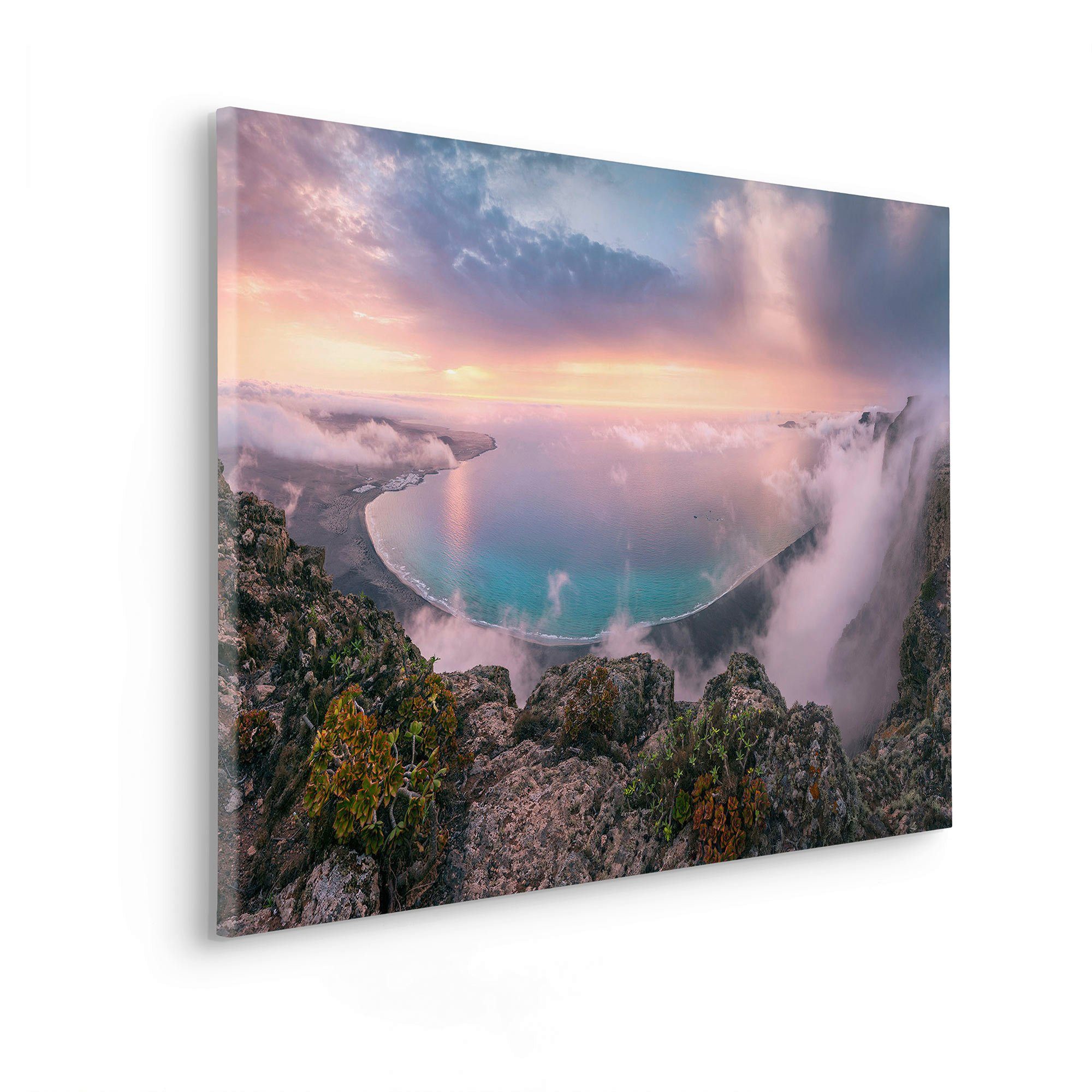 Komar Leinwandbild Coastal Paradise - Größe 90 x 60 cm, Baum, Berge, Blumen, Blätter, Foto, Jahreszeiten, Landschaft, Meer, Natur, Palmen, Strand (Packung, 1 St), Keilrahmenbild mi Echtholzrahmen