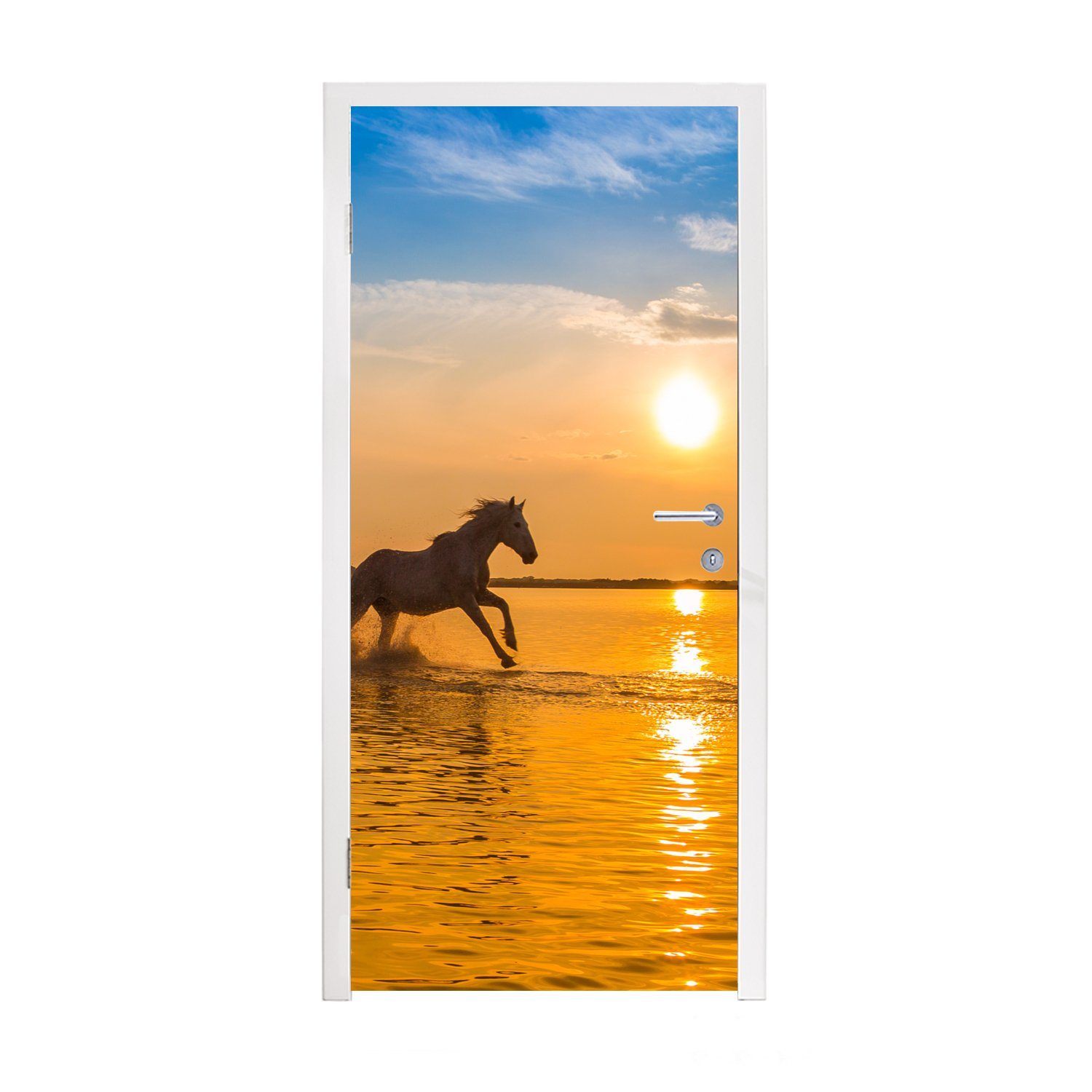 MuchoWow Türtapete In den Sonnenuntergang galoppierende Pferdeherde in der Camargue, Matt, bedruckt, (1 St), Fototapete für Tür, Türaufkleber, 75x205 cm