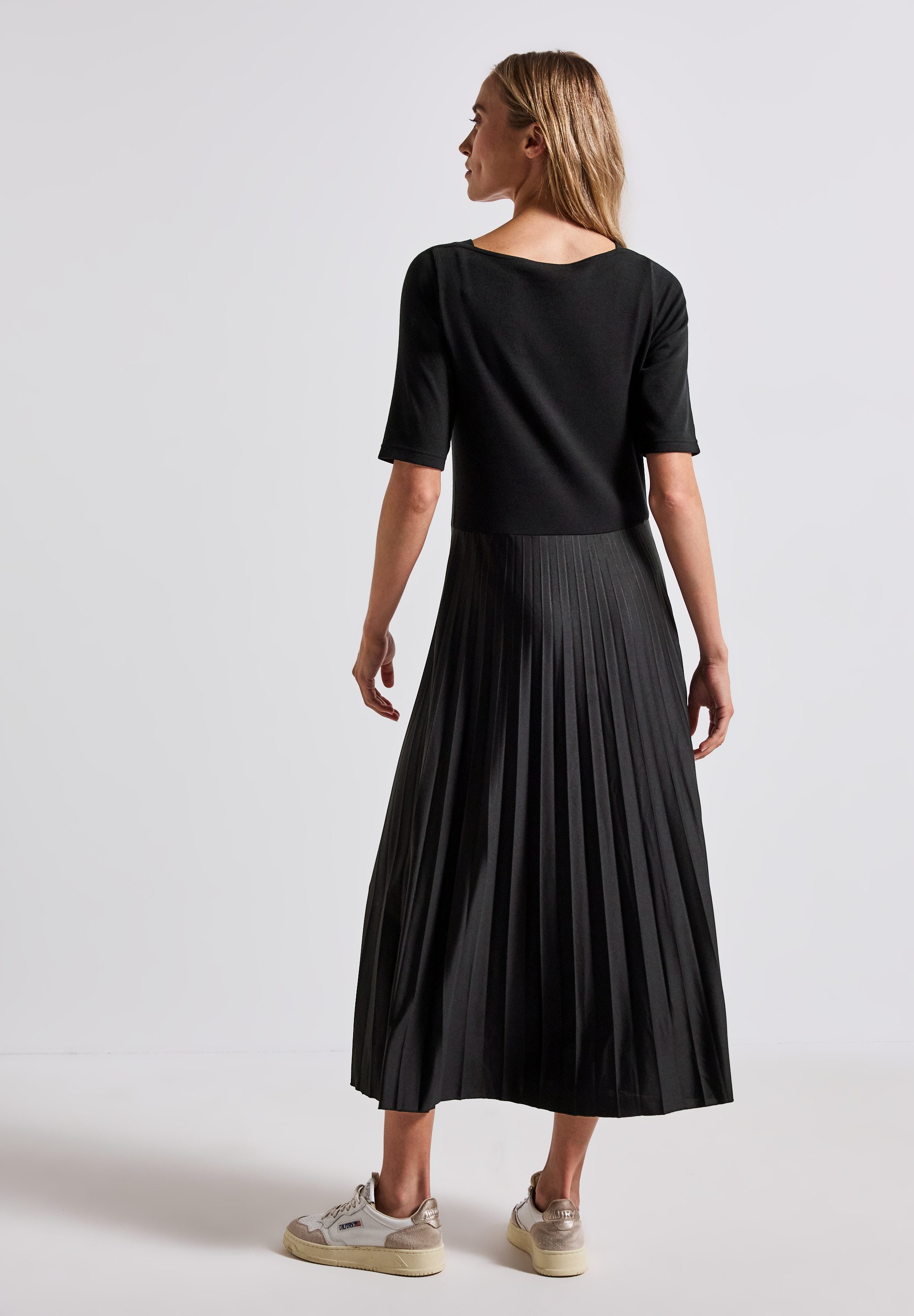 STREET ONE Midikleid, mit plissiertem Rockteil günstig online kaufen