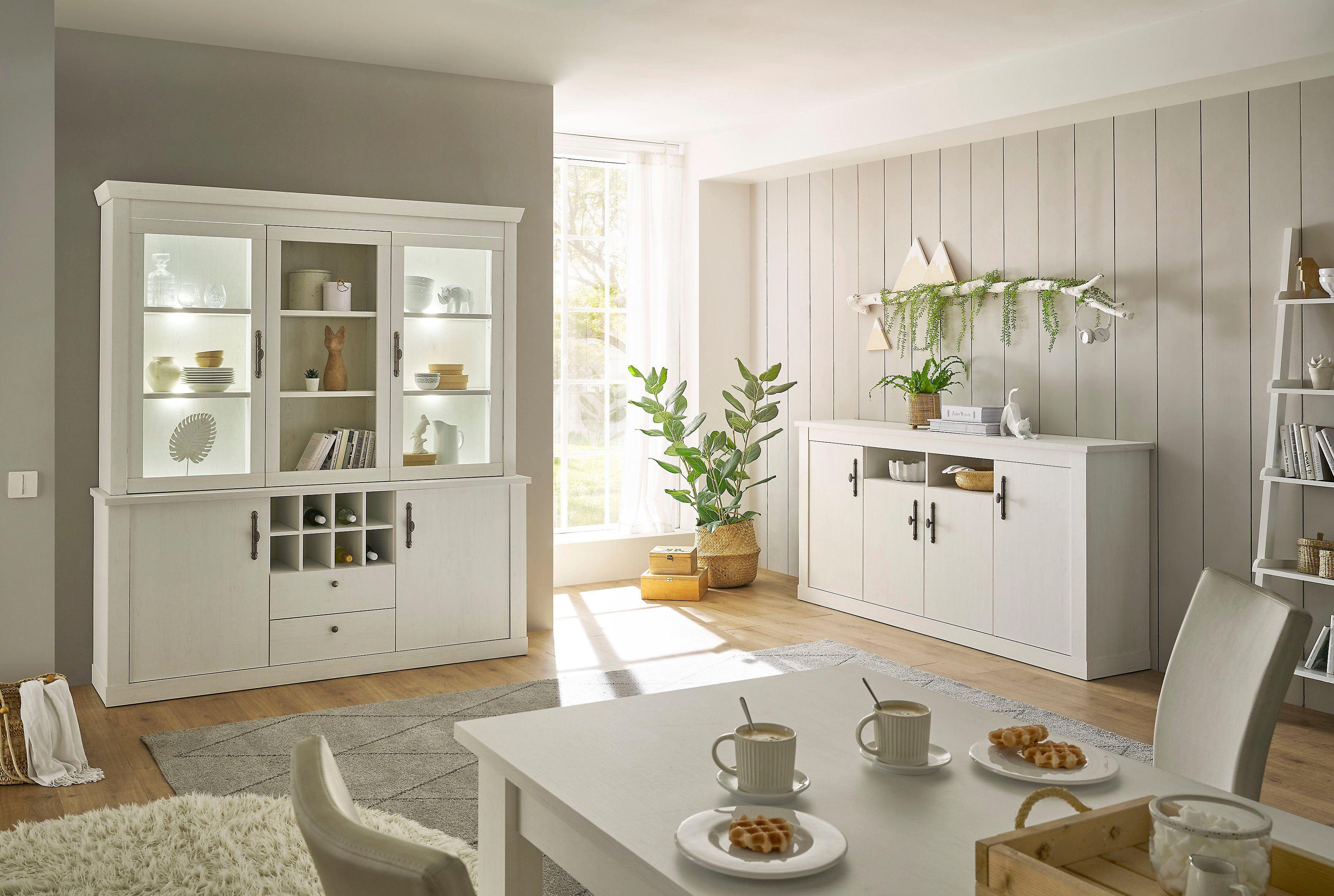 Home affaire Wohnwand RAVENNA, (2-St), im romantischen Landhausstil, Griffe aus Metall, Softclose-Funktion