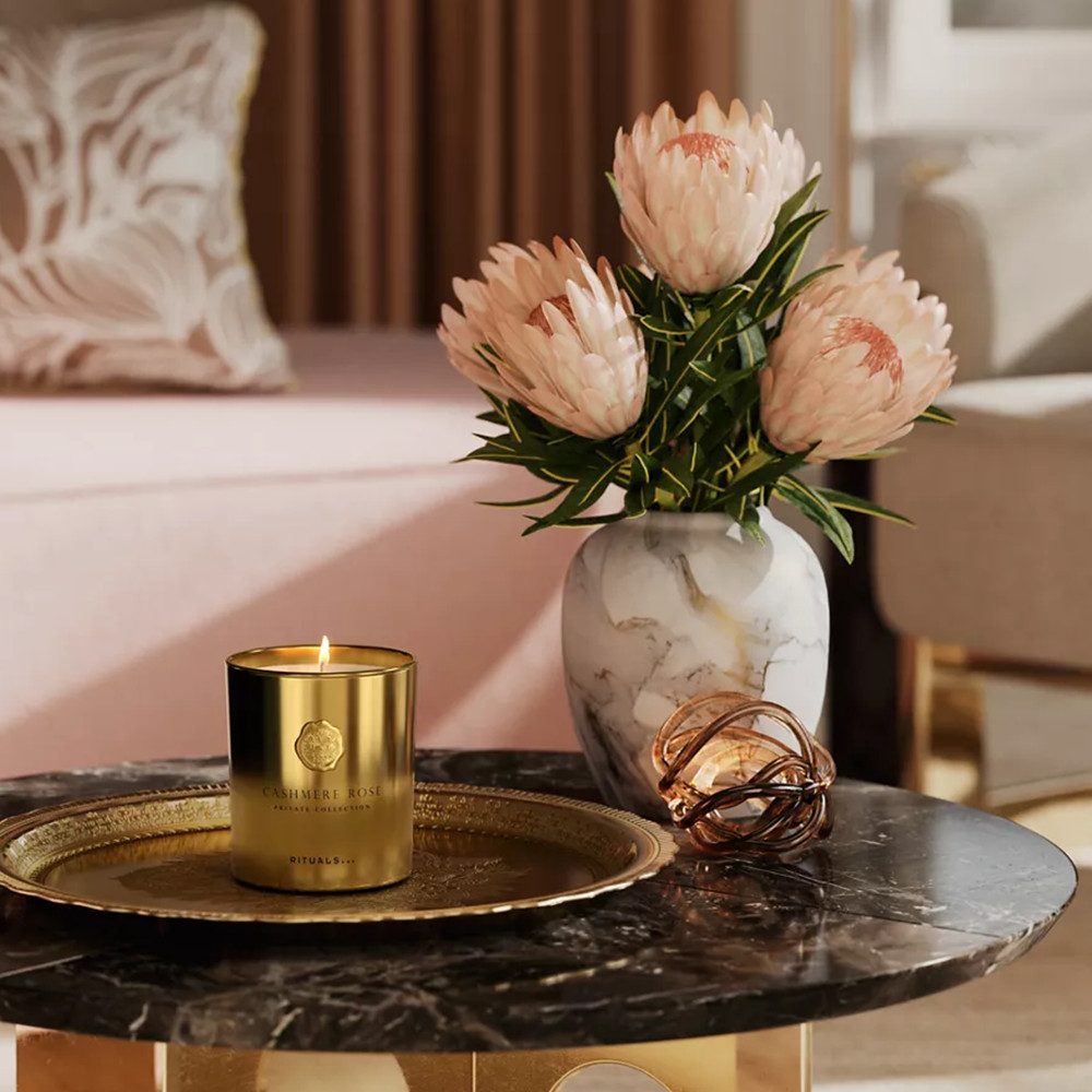 Rituals Duftkerze Rituals Cashmere Rose Scented Candle 360g. (1-tlg), Luxuriöse Duftkerze mit Cashmere Rose Duft
