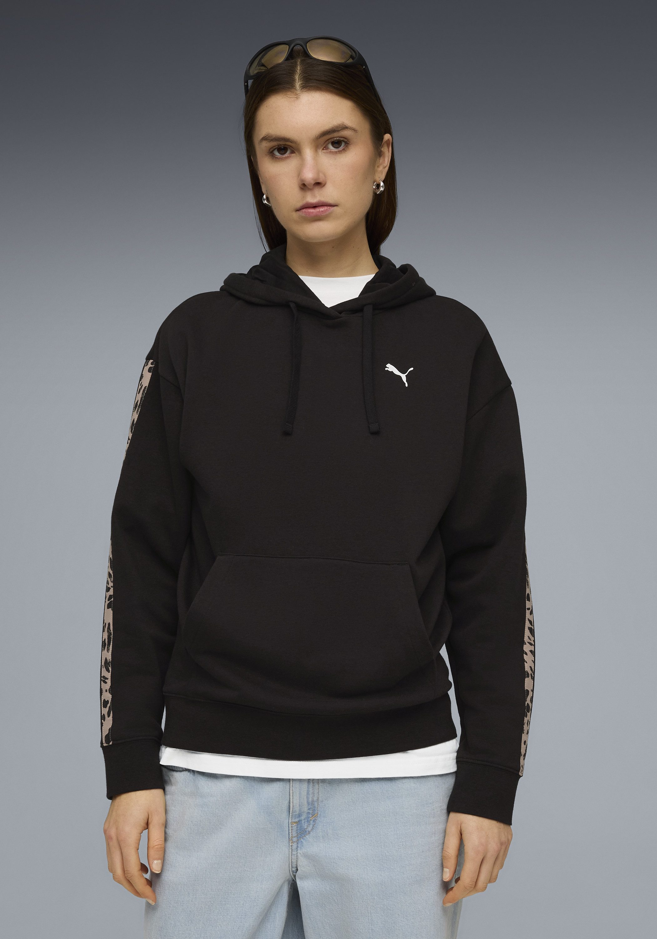 PUMA Kapuzensweatshirt ESS GRAPHIC ANIMAL COMFORT HOODIE TR mit Kängurutasche, mit Print-Applikation, aus Baumwollmischung