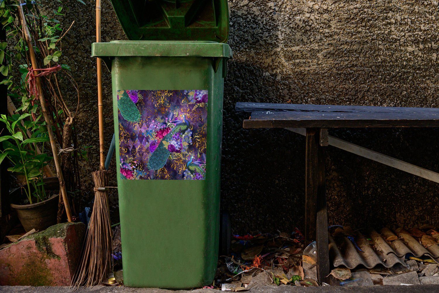 Container, Wandsticker Sticker, Mülltonne, (1 St), Violett Abfalbehälter Mülleimer-aufkleber, Muster Pfau MuchoWow - -