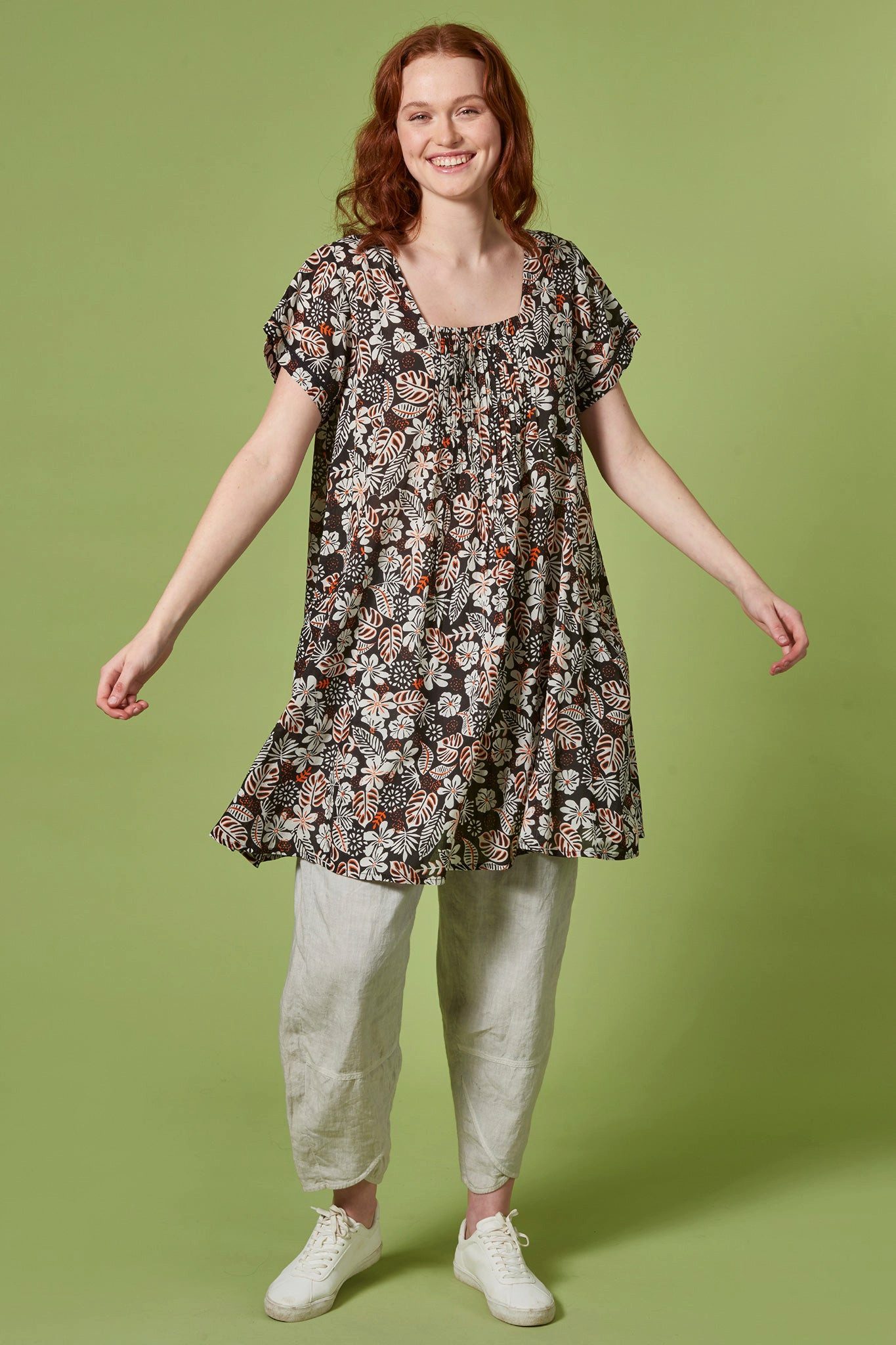 Himalaya Clothing Tunika Damen Bluse mit Blattmotiv und dekorativen Biesen - Sommer Tunika lang Luftiges Sommerkleid mit hohem Tragekomfort – Bild 5 von 5