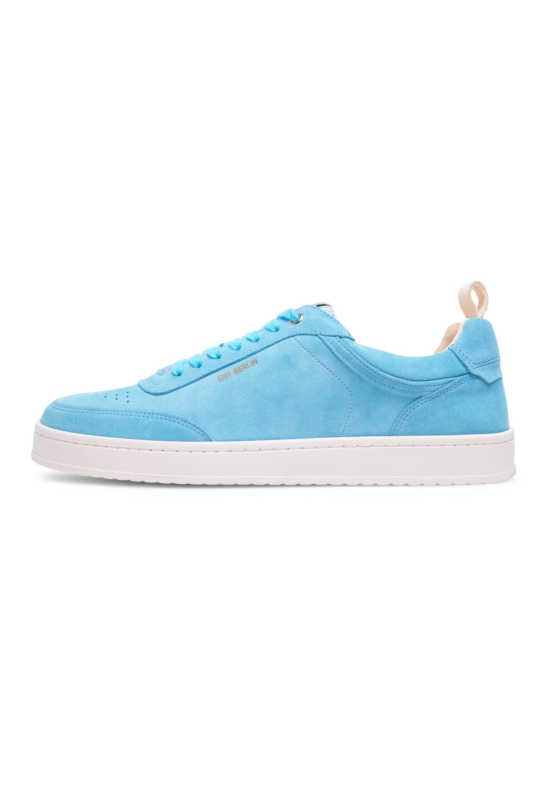 Court M AE Sneaker