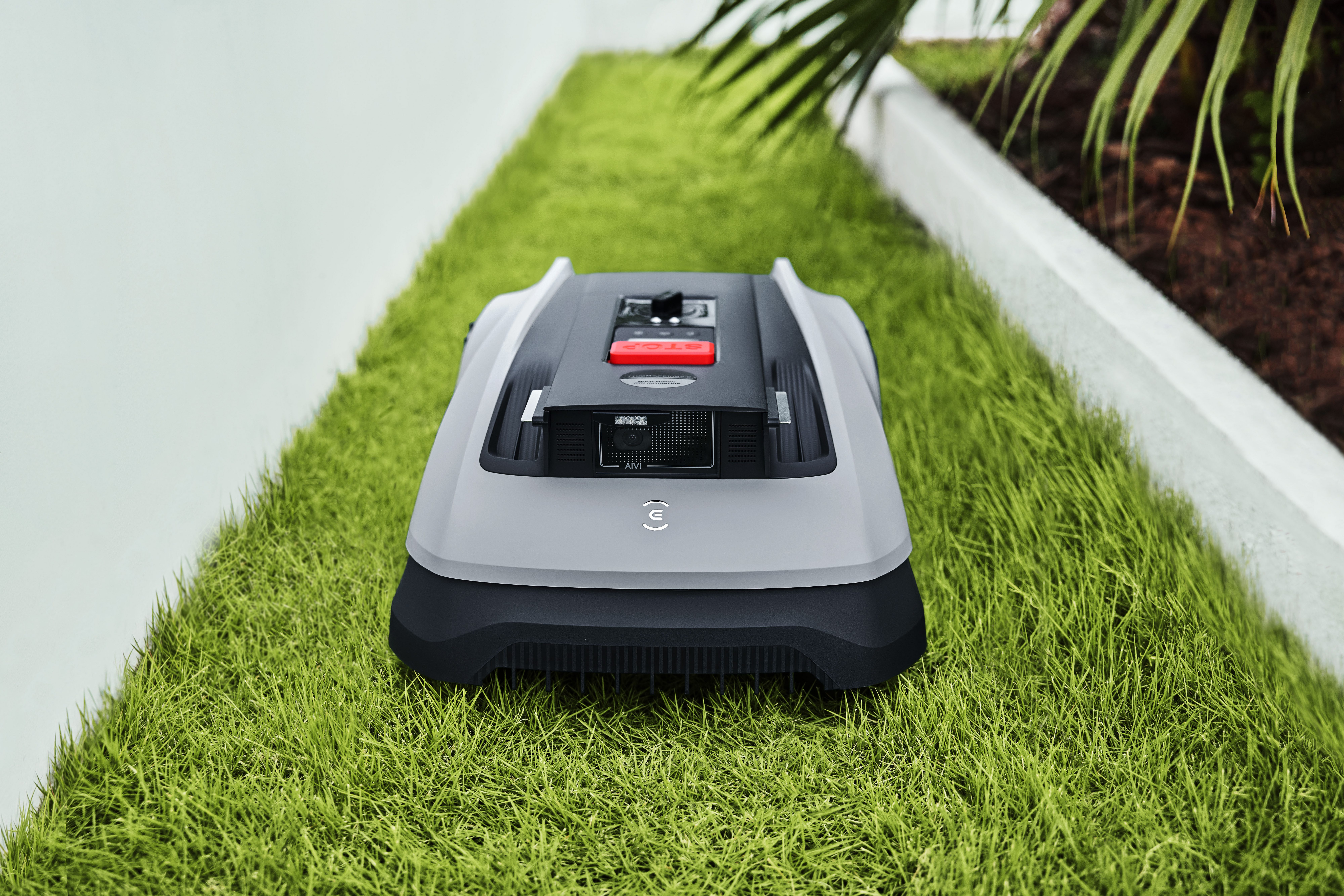 ECOVACS Rasenmähroboter GOAT O600 RTK, bis 600 m² Rasenfläche, (Mäheffizienz von 100 m²/h), mit präziser RTK-Navigation und KI-Kamera zur Hindernisvermeidung