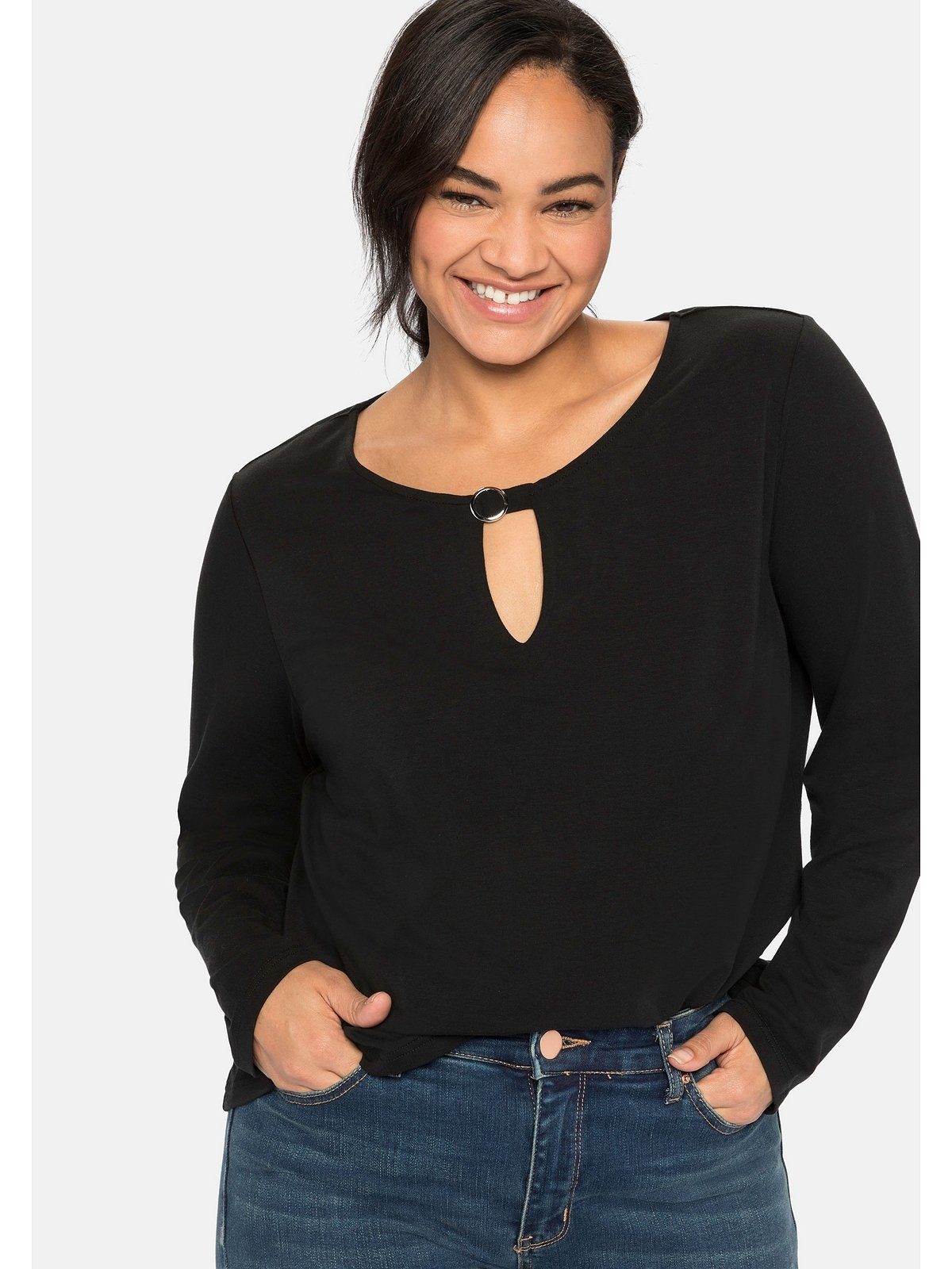 Sheego Langarmshirt Große Größen mit Cut-out und Zierschnalle