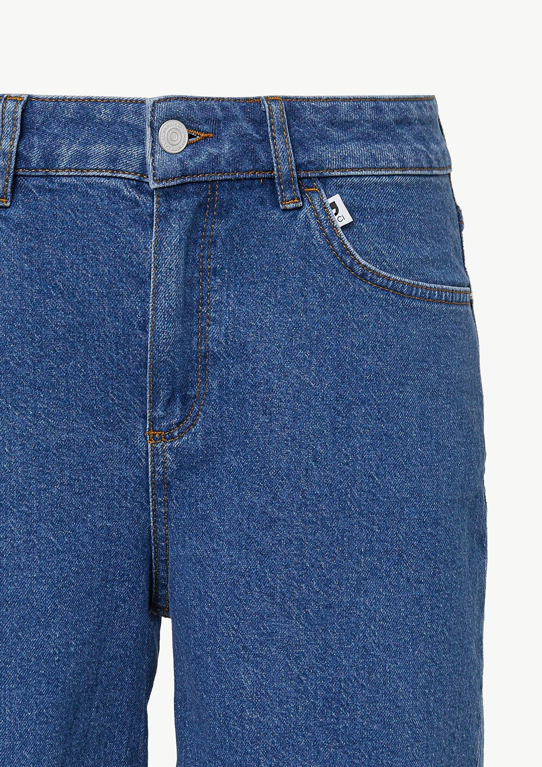 comma Jeansshorts Jeans-Hose Bermuda-Jeans mit High Rise und offenem Saum