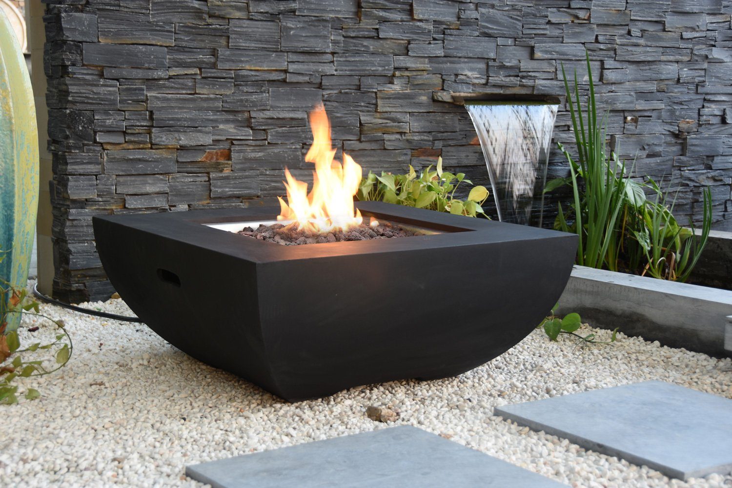MODENO Gartentisch Gasfeuerstelle "Itasy" in Beton-Optik, Aus Faserbeton, CE-geprüft für Outdoor, UV-beständig, frostbeständig