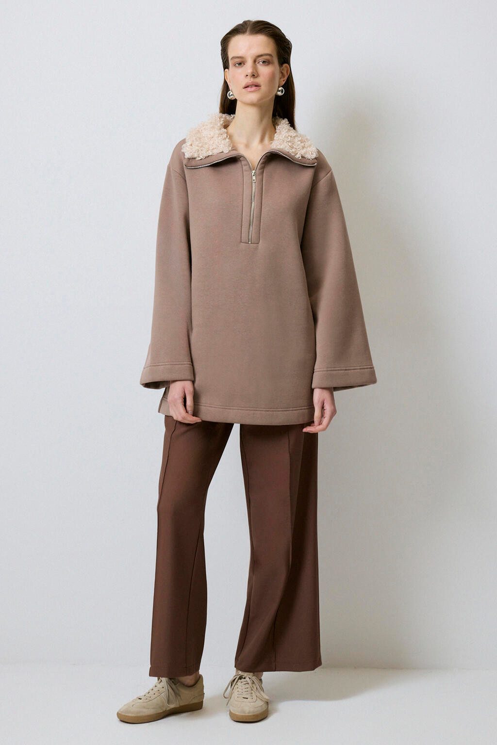 touche prive Kapuzenpullover SWEATSHIRT MIT KUNSTPELZKRAGEN