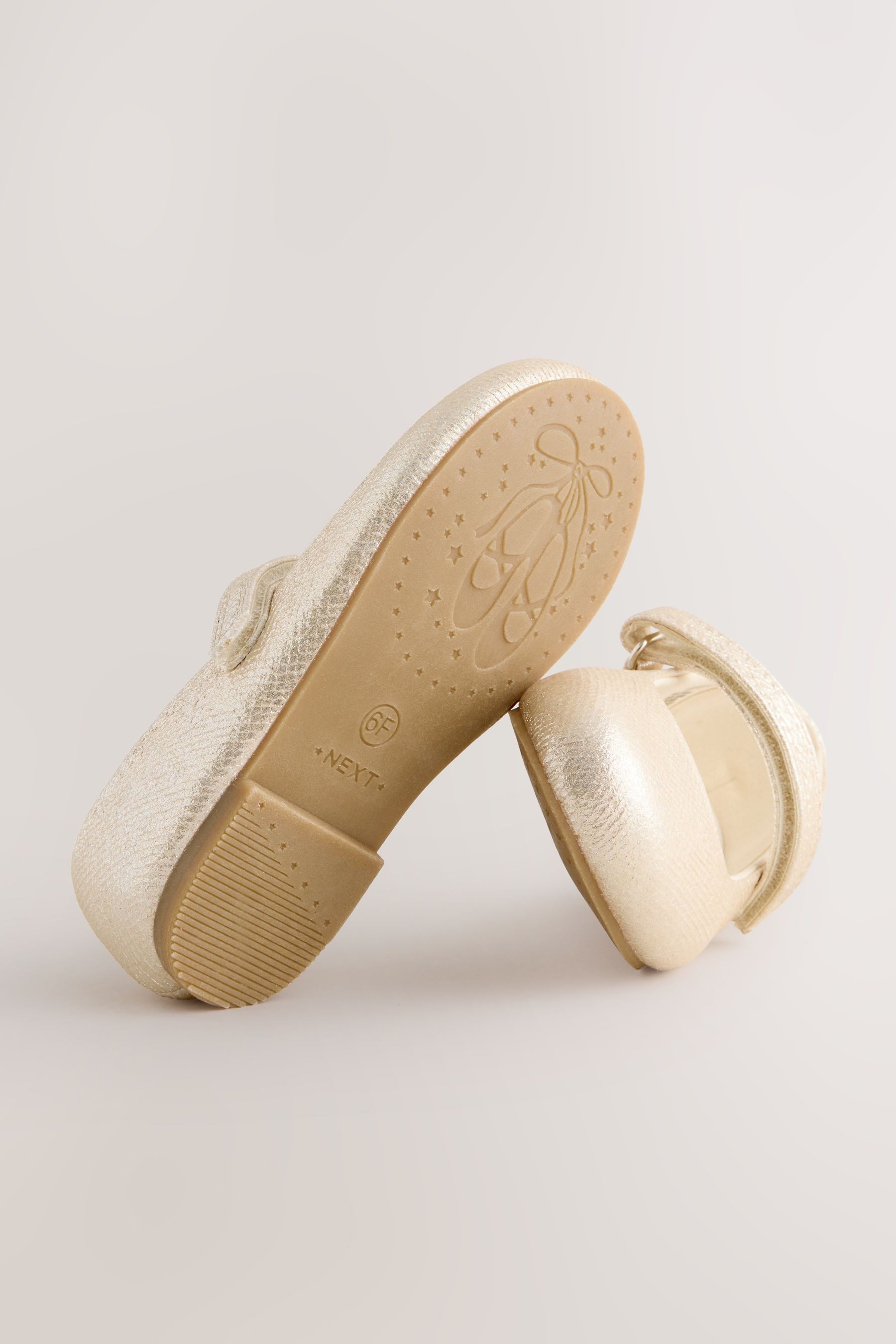 Next Festliche Mary-Janes mit Klettverschluss, weit Mary-Jane-Schuhe – Bild 2 von 5