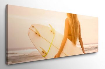 möbel-direkt.de Leinwandbild Bilder XXL Frau mit Surfbrett Wandbild auf Leinwand