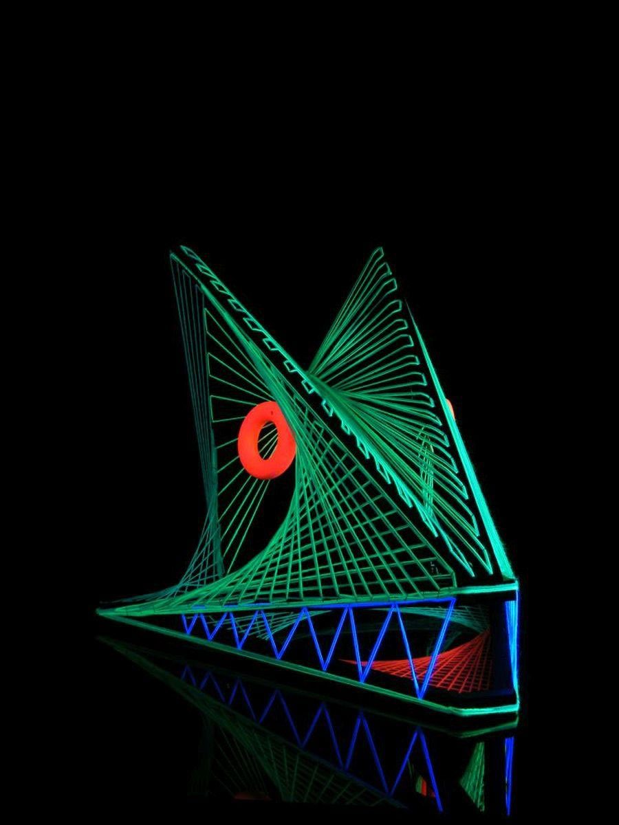 PSYWORK Dekoobjekt Schwarzlicht "Flying UV-aktiv, Fadendeko Schwarzlicht unter StringArt leuchtet 70cm, 3D Drache Dragon"