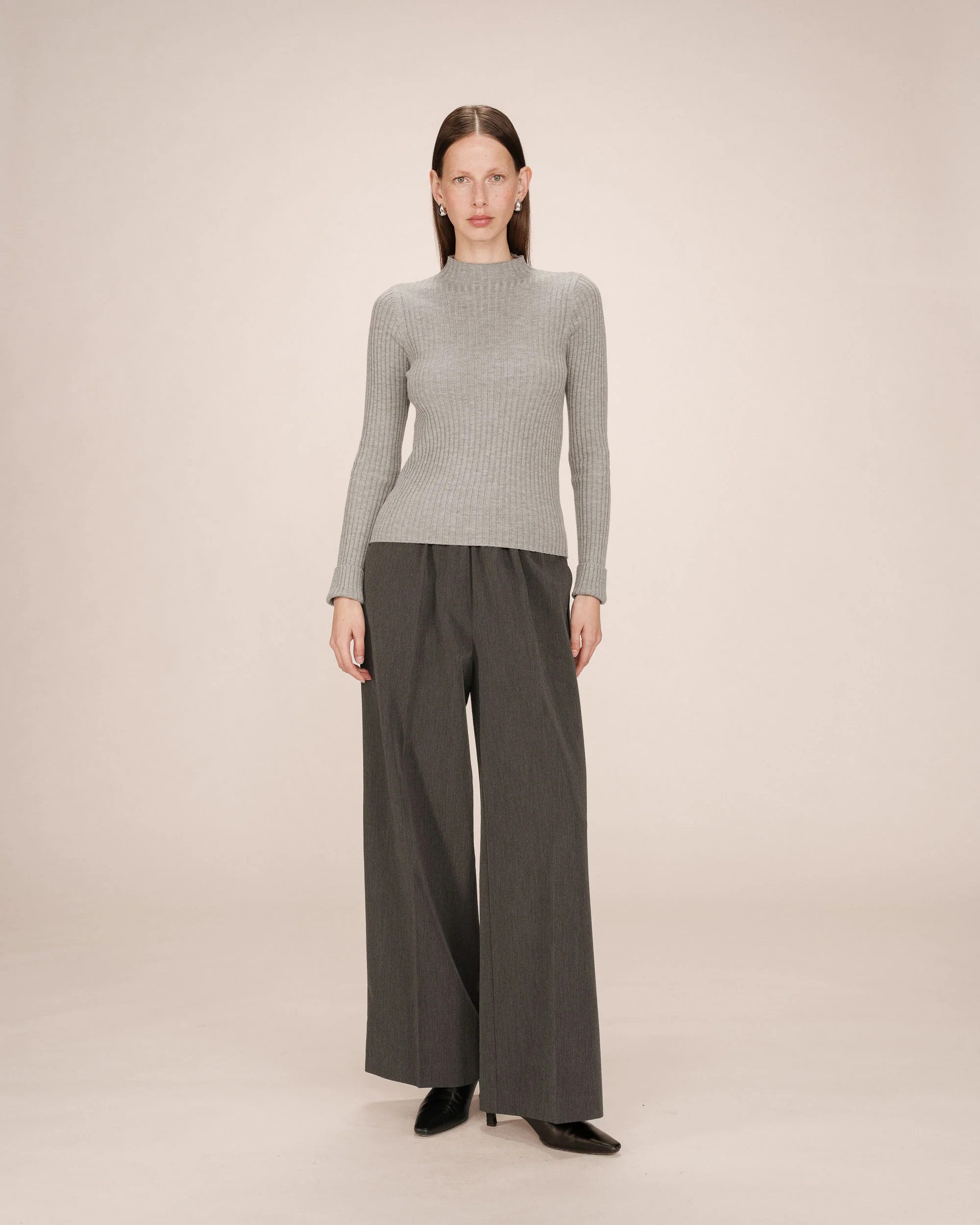 Grace & Mila Strickpullover Knit sweater SATURDAY - Rippstrick Pullover - grauer Mock-Neck Feinstr