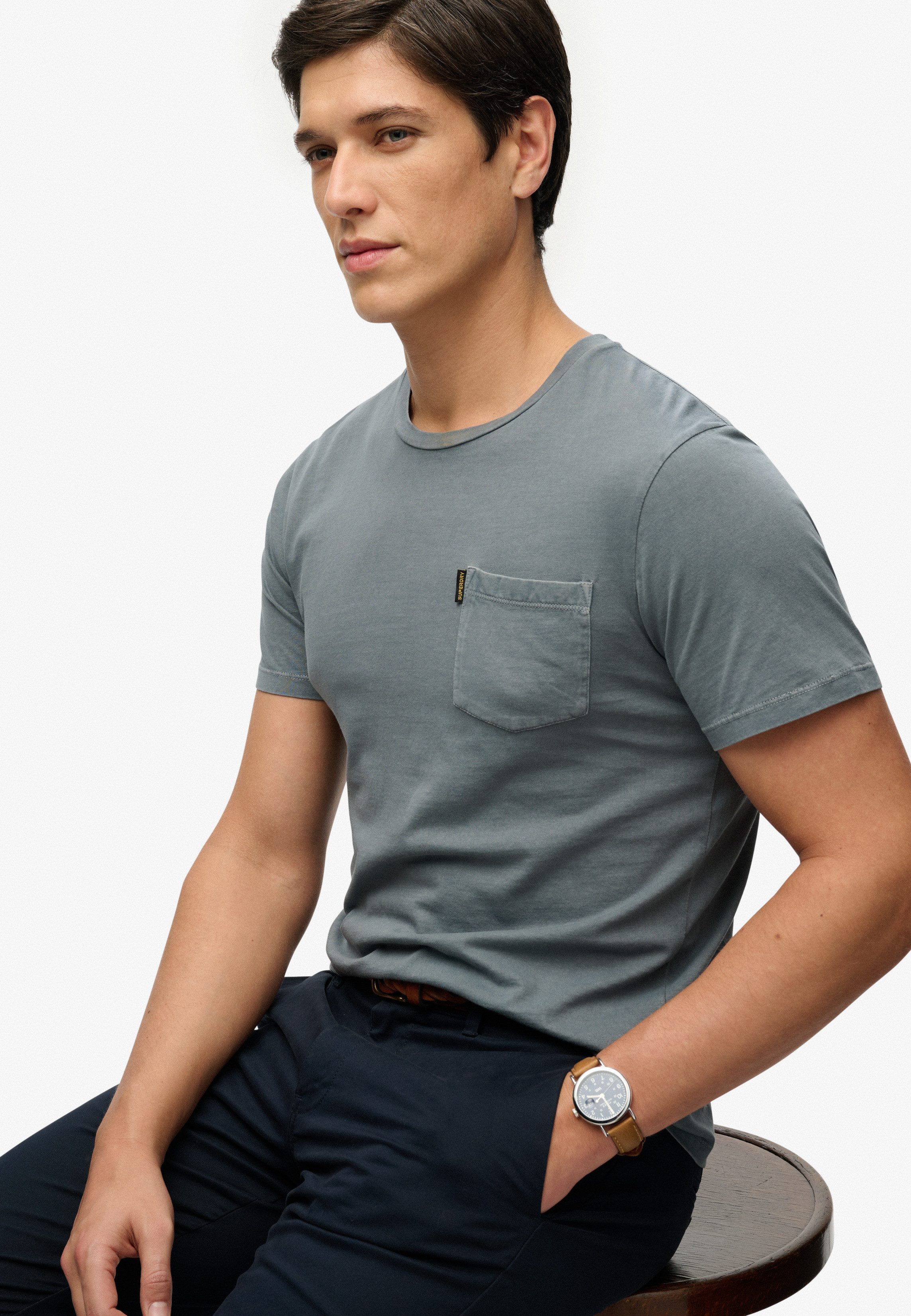 Superdry Rundhalsshirt CLASSIC ESSENTIAL POCKET TEE mit stylischer, aufgese günstig online kaufen