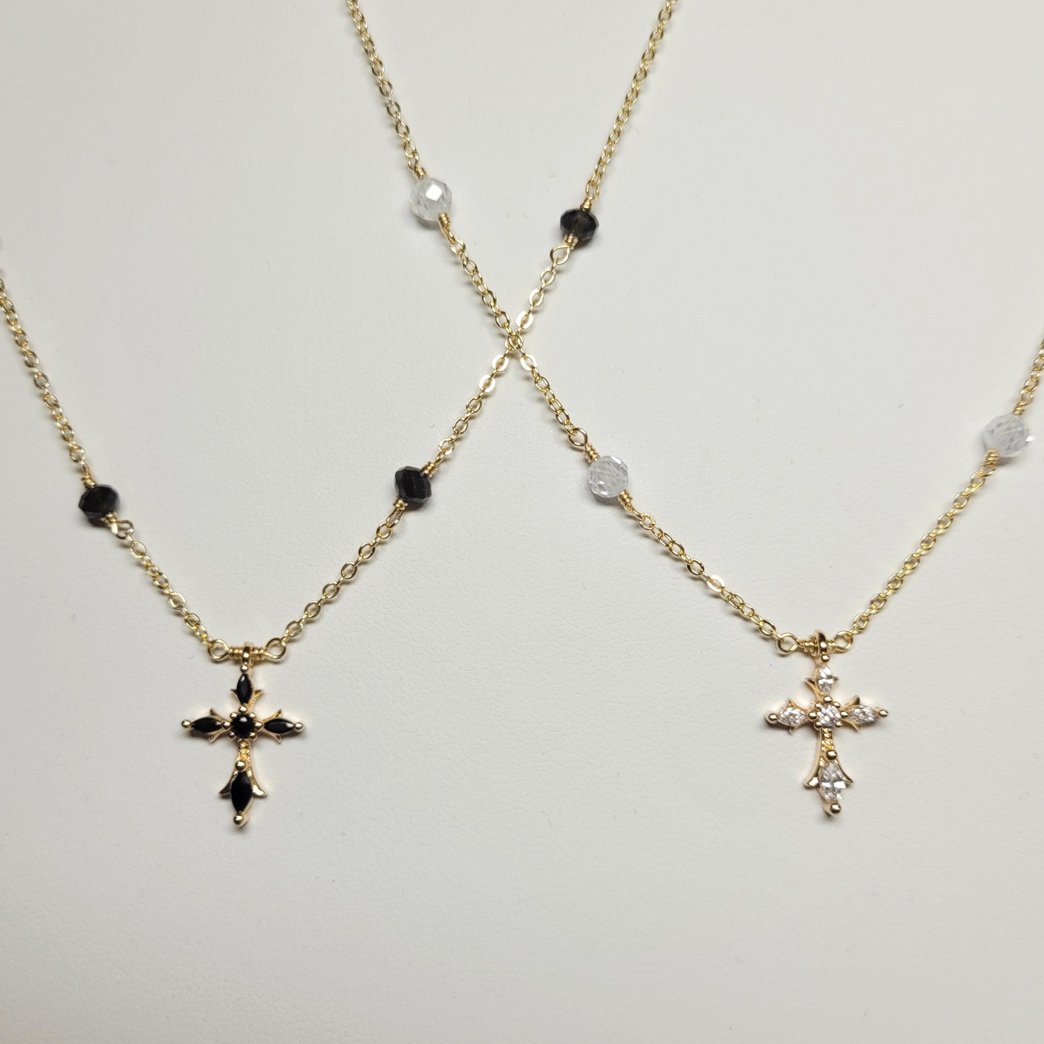 GOLDEN Kreuzkette Zierliche Kreuz Halskette, Kreuz günstig online kaufen