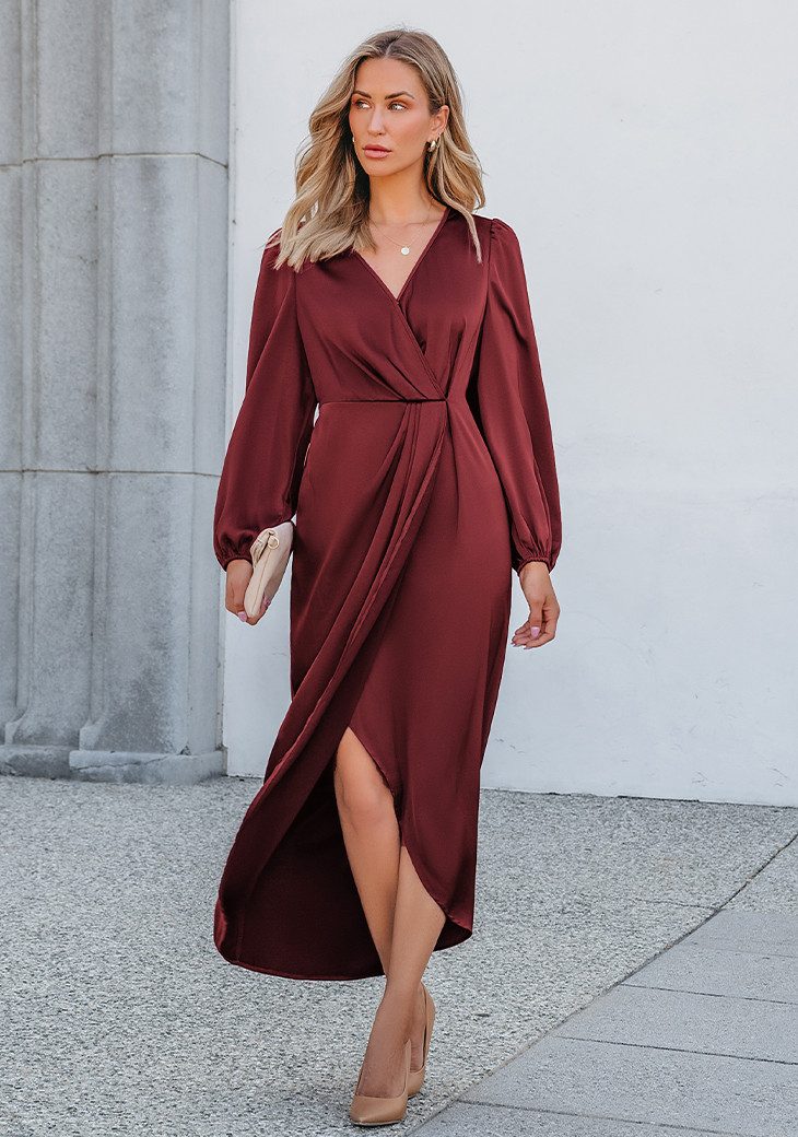 Cupshe Midikleid Langärmliges Langarmshirt mit V-Ausschnitt und Taillenschlitz