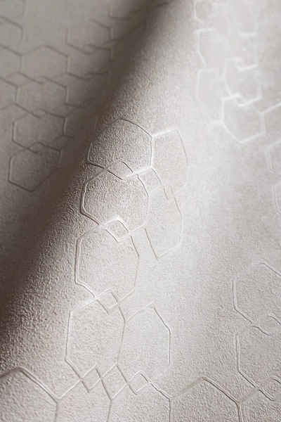 Newroom Vliestapete, Beige Tapete Leicht Glänzend Modern - Mustertapete Metalic Silber Weiß Hexagon Grafisch für Schlafzimmer Wohnzimmer Küche