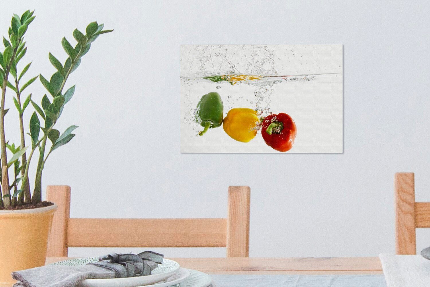 Leinwandbilder, - (1 cm Leinwandbild OneMillionCanvasses® St), Aufhängefertig, - 30x20 Wandbild Paprika Wasser Wanddeko, Gemüse,