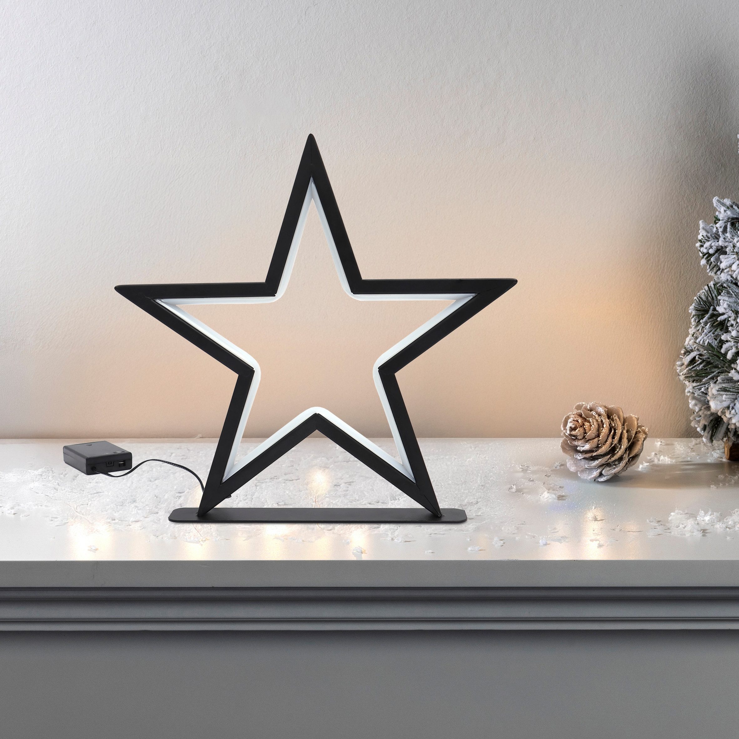 Spetebo LED-Dekofigur Metallstern schwarz 34 cm warm weiß (LED Stern, 1 St., Stern mit 70 LED), mit AN- / AUS-Schalter am Batteriefach – Bild 4 von 4