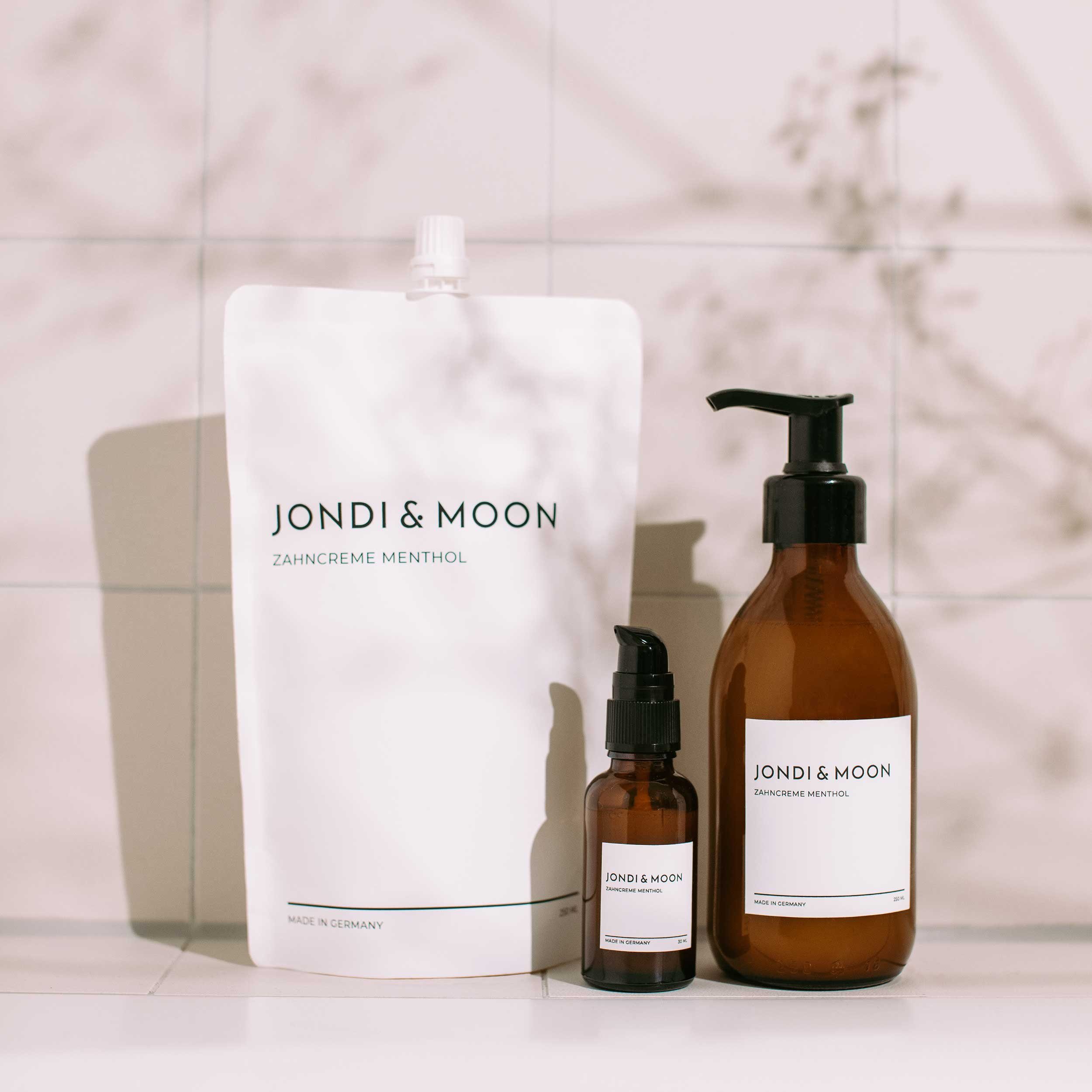 JONDI&MOON Zahnpasta JONDI&MOON Zahncreme Menthol mit Fluorid – nachfüllbar & frisch, (ohne Parabene, PEG's oder Triclosane, kein Mikroplastik) Die erste nachfüllbare Zahnpasta im recycelten Glasspender