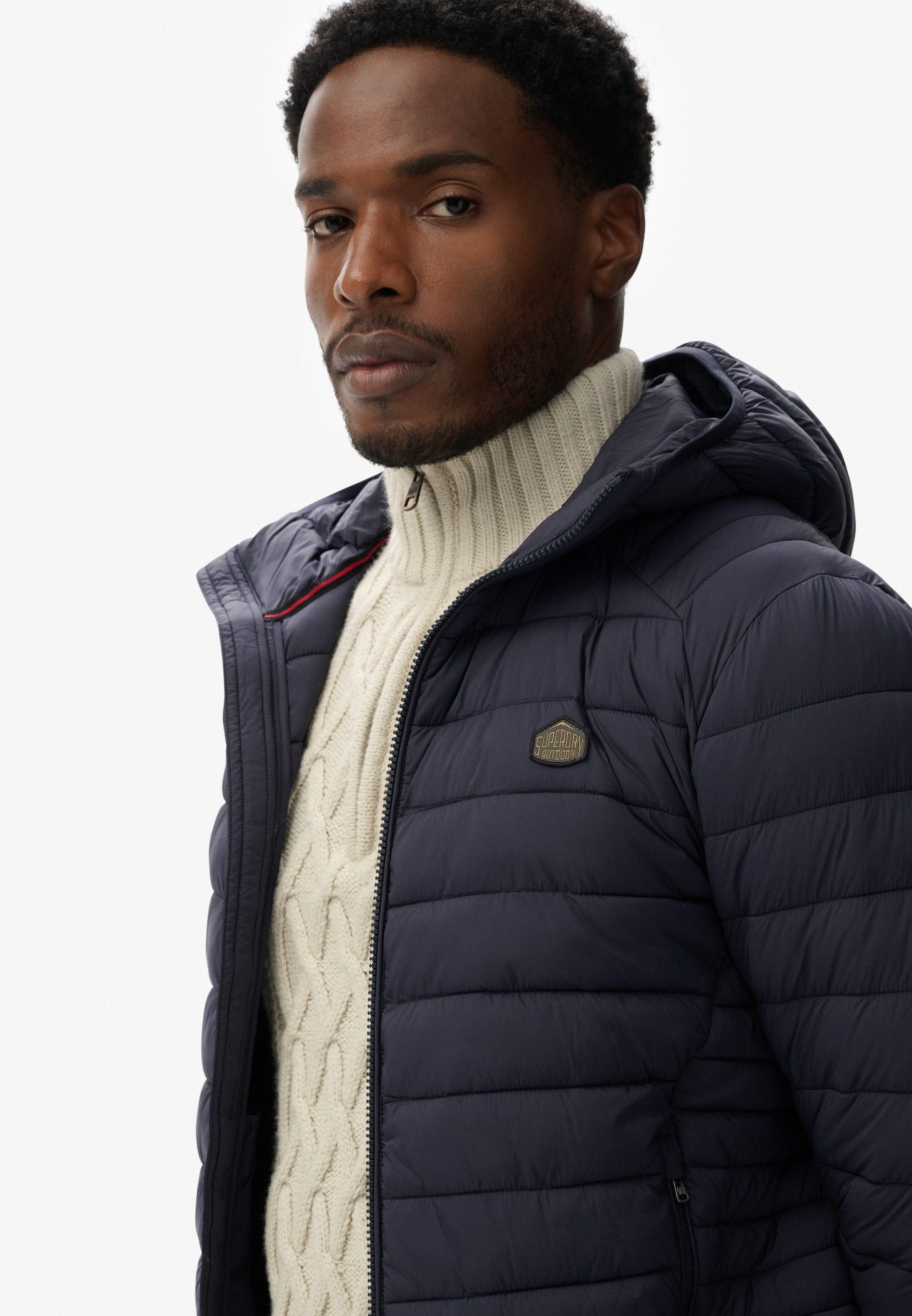 Superdry Steppjacke Hooded Fuji Lite Jacket slim fit Form, mit Kapuze